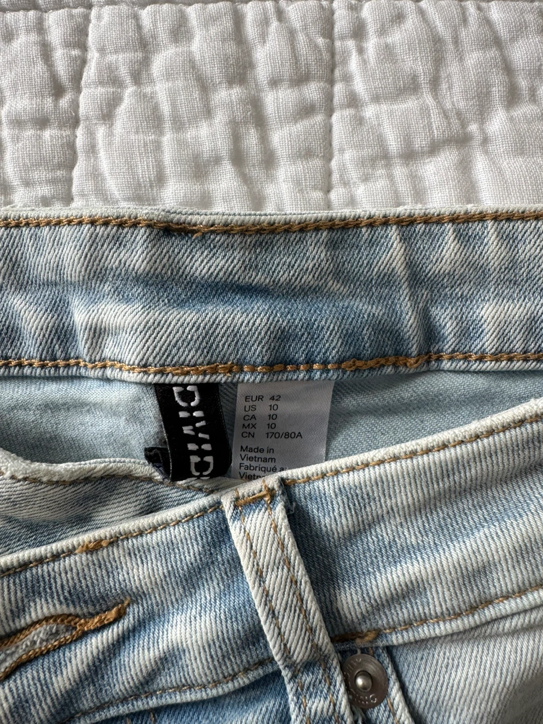 H&M Divided Flare Jeans (Light Wash Size 10 & Cream Size 12) - photo 4