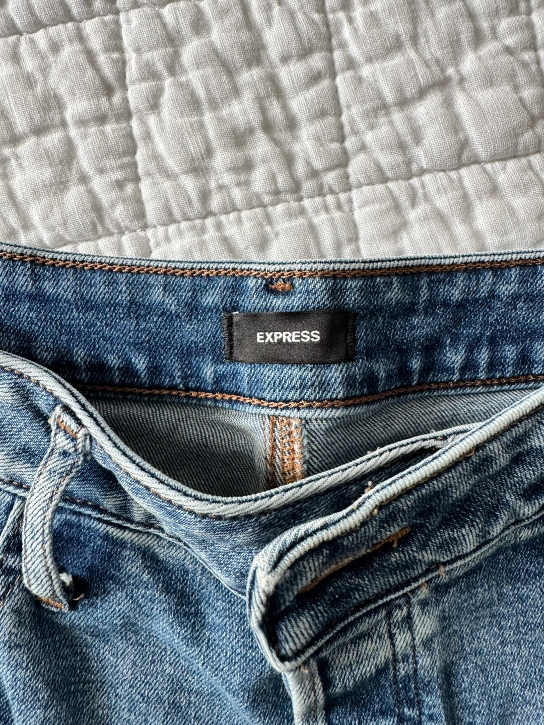 Express Relaxed Fit Jeans - Size 10R - photo 2