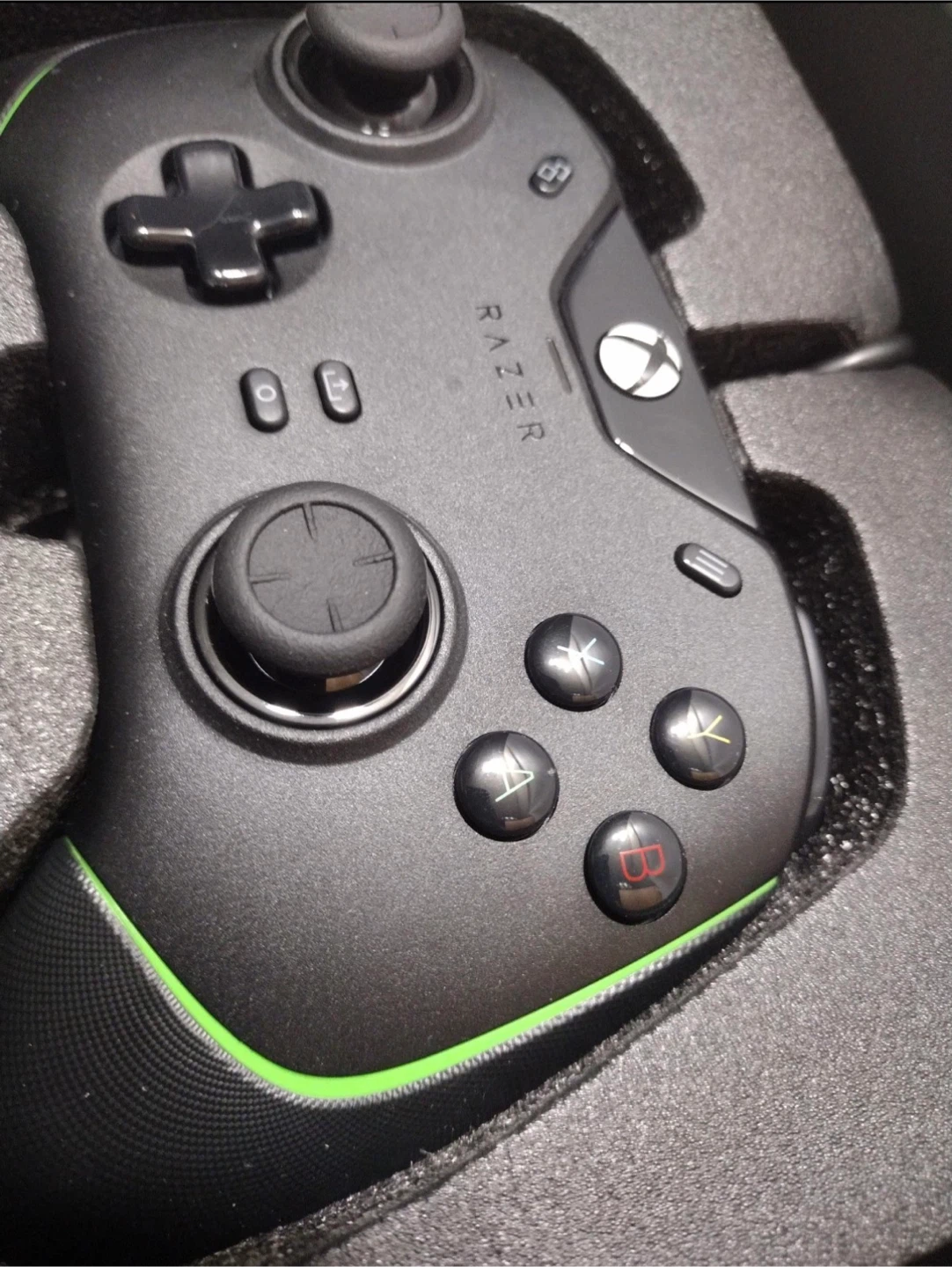 Razer Wolverine V2 Wired Gaming Controller for Xbox - photo 3