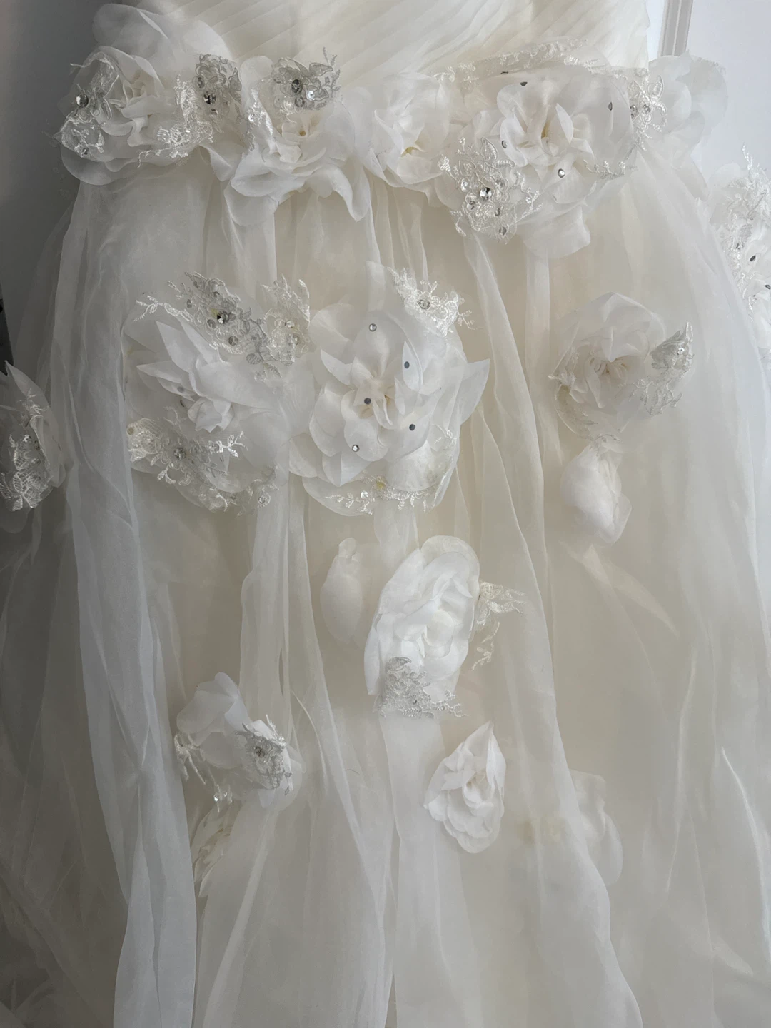 Strapless Wedding Dress with Floral Appliques - photo 3