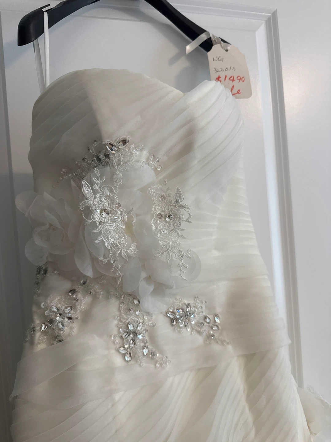 Strapless Wedding Dress with Floral Appliques - photo 2