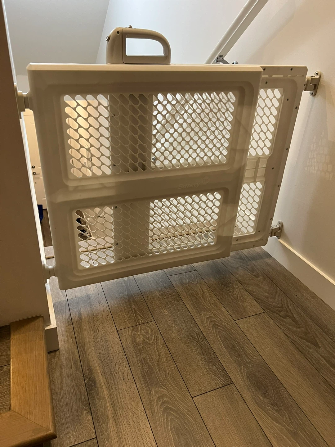 Safety 1st White Mounted Baby Gate - photo 2