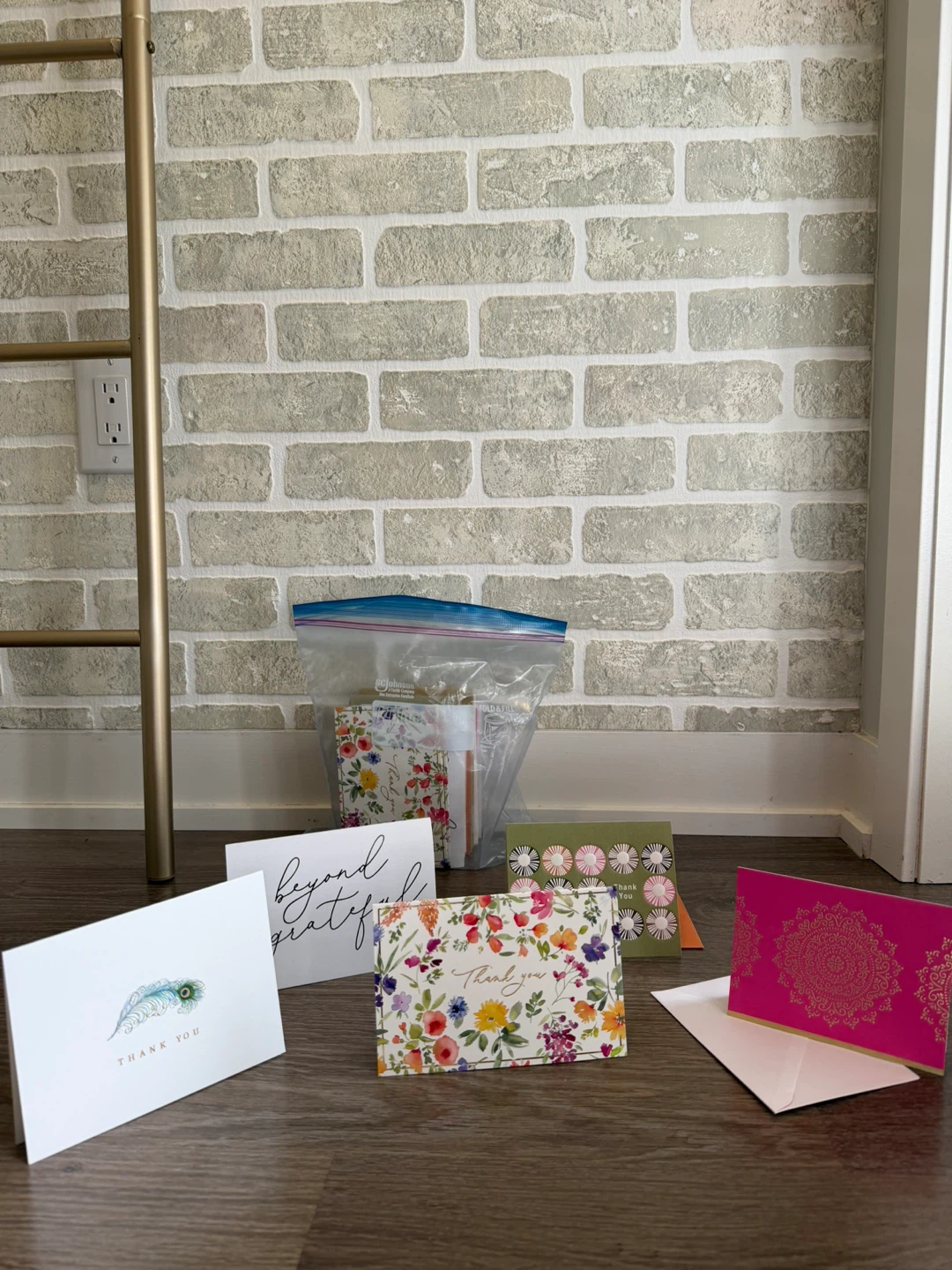 280 Assorted Greeting Cards and Envelopes