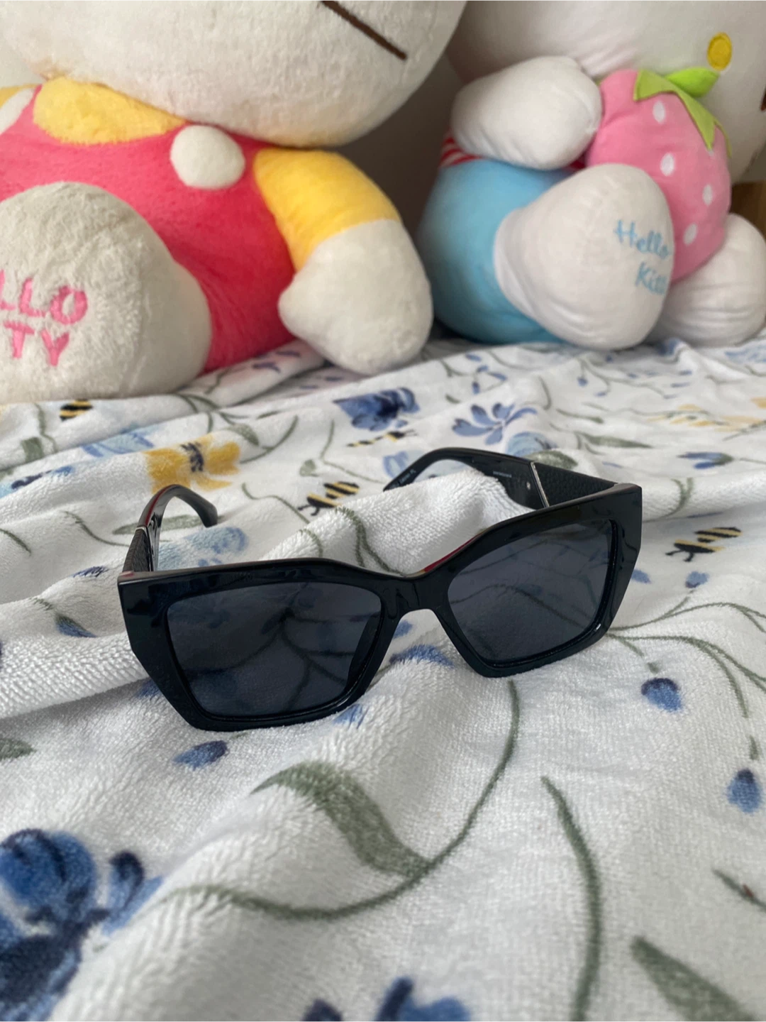 Black Fashion Sunglasses - 100% UV Protection