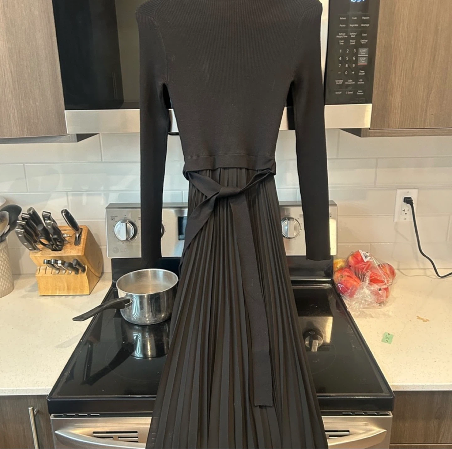 Ever New Melbourne Black Knit Pleated Dress - photo 2