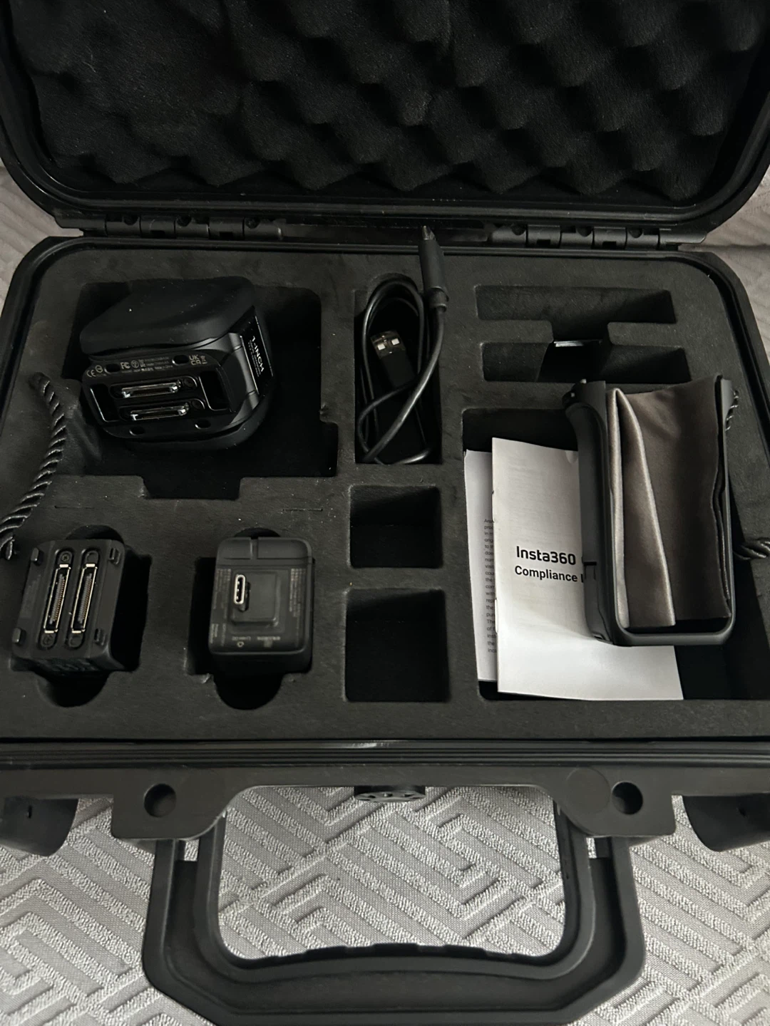 Insta360 ONE RS Camera Kit with Accessories - photo 3