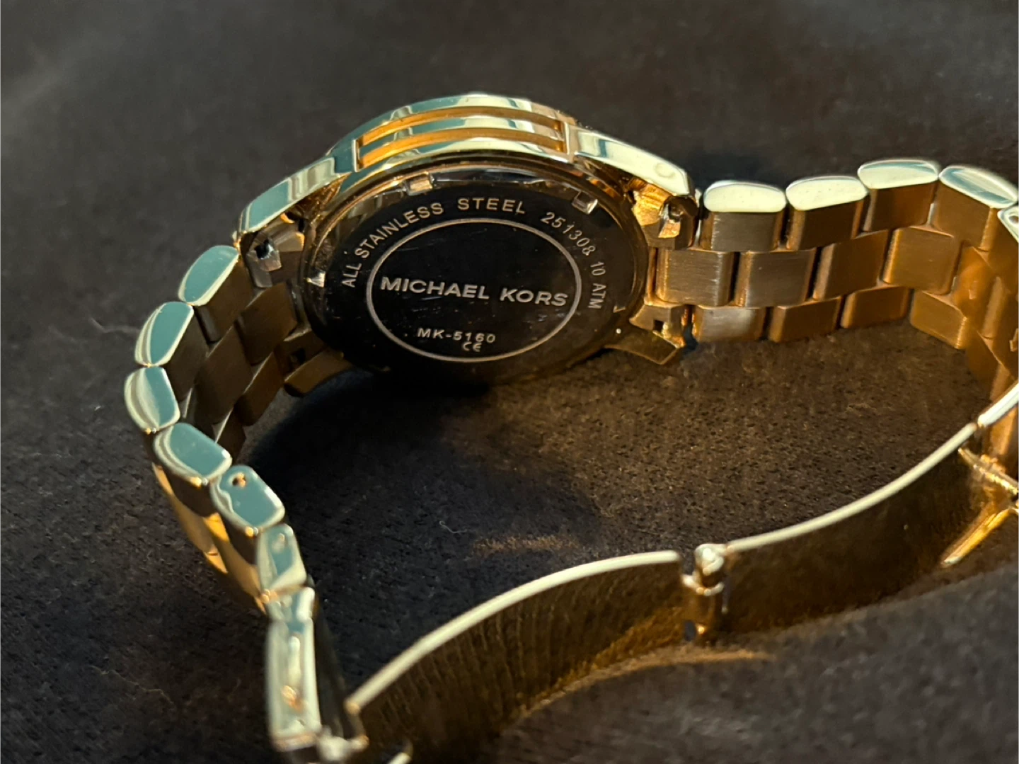 Like New Michael Kors Women’s Gold watch - photo 4