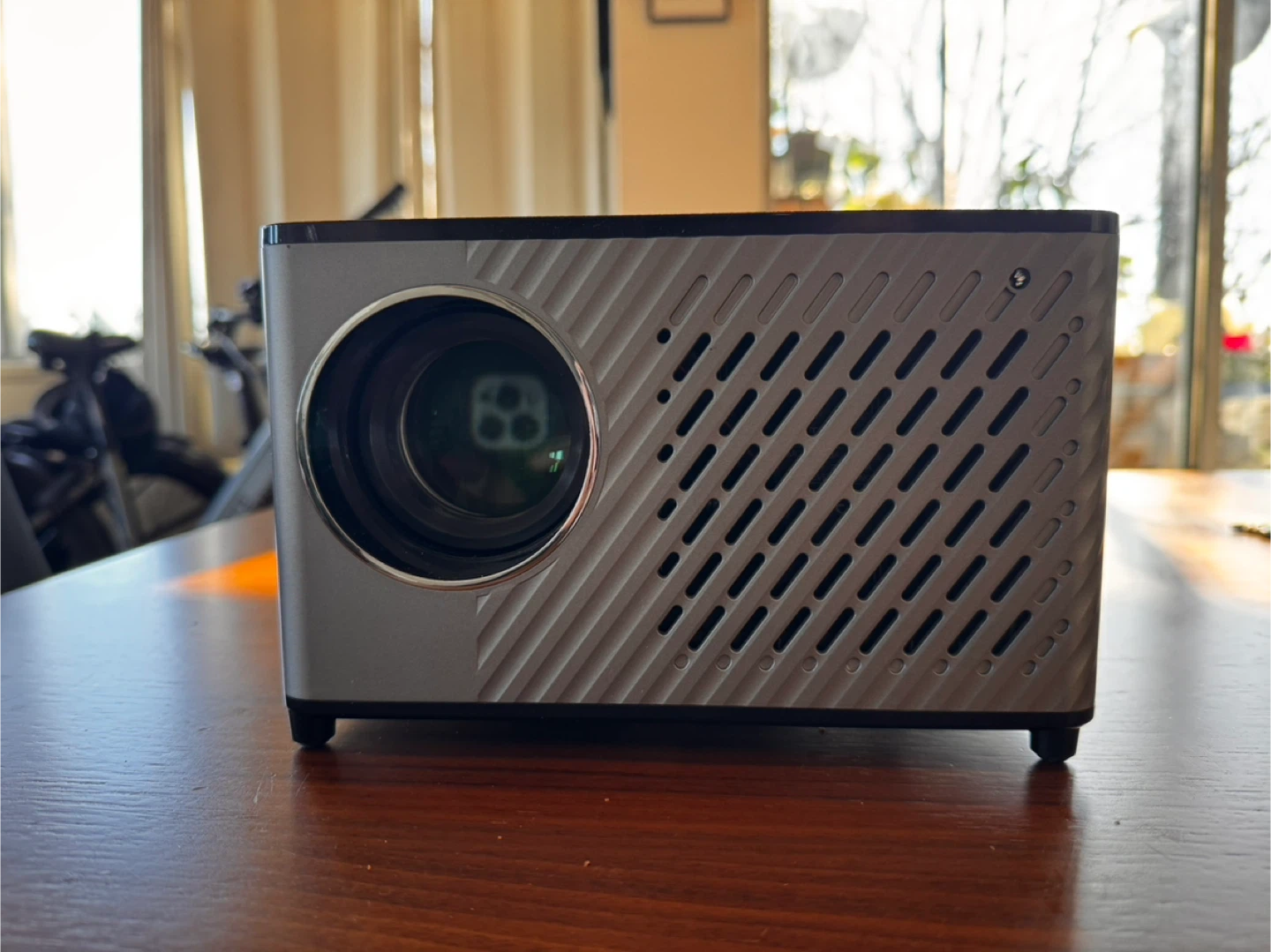 OTOUCH 1080p Mini Projector