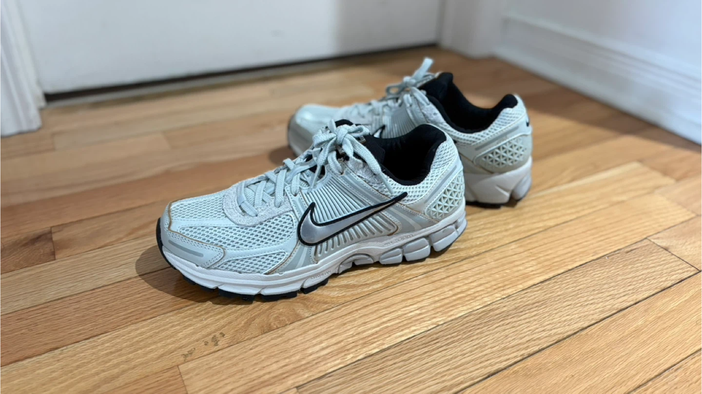 Nike Zoom Vomero 5 Running Shoes - photo 4