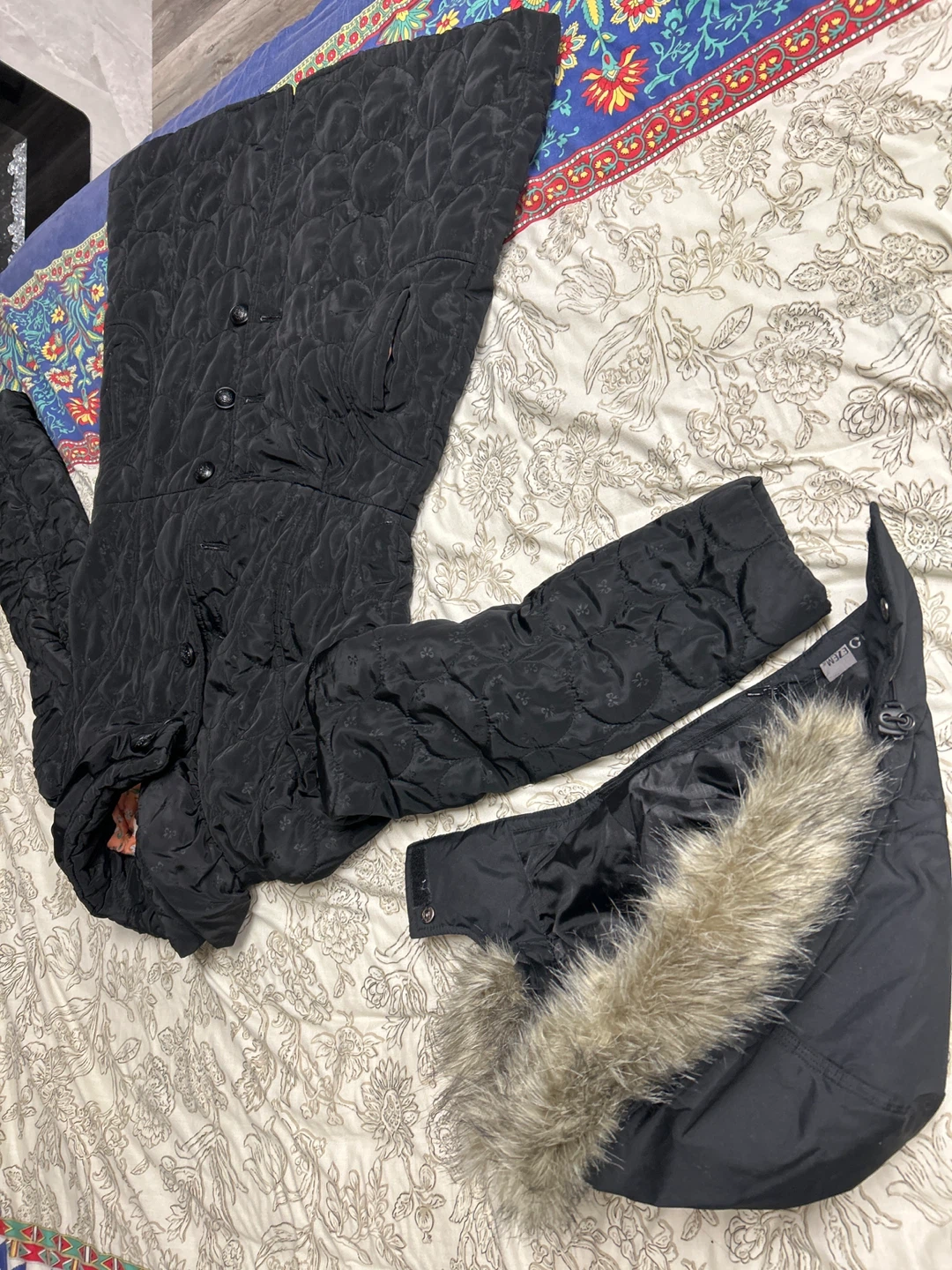 Black Quilted Hooded Jacket - photo 3