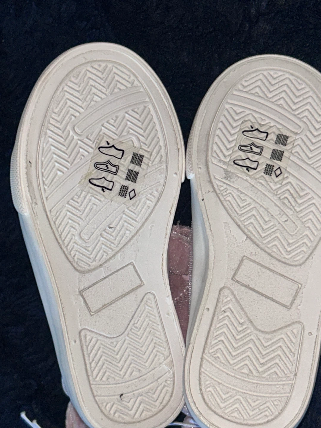 Converse Pink Velour Sneakers - photo 4