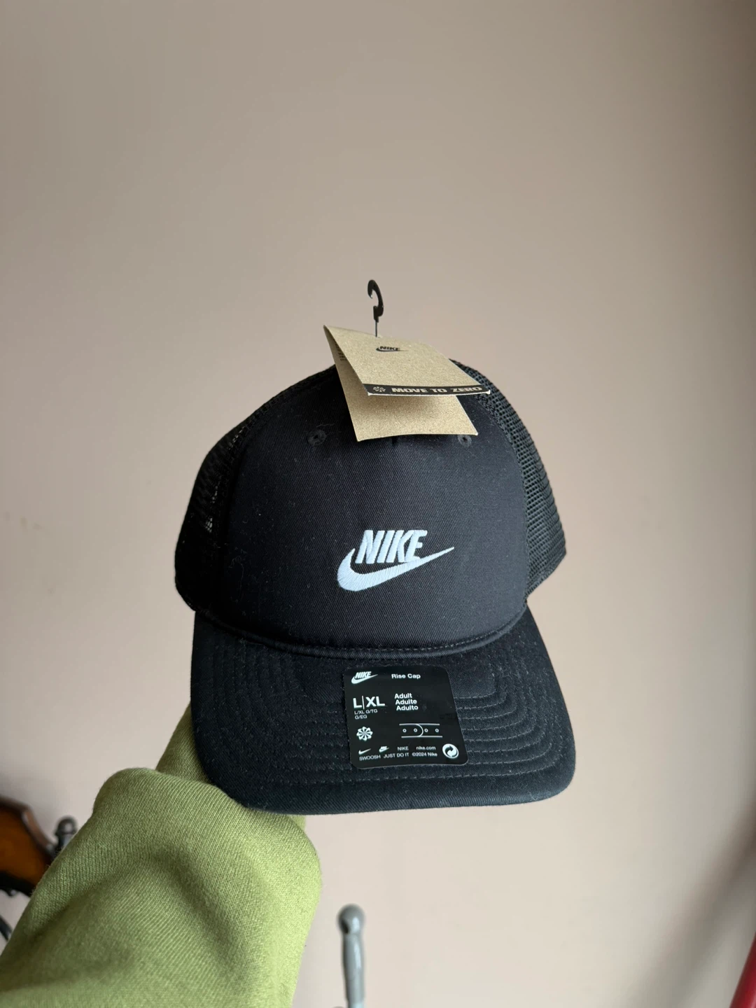 Nike Rise Cap L/XL Black Trucker Hat