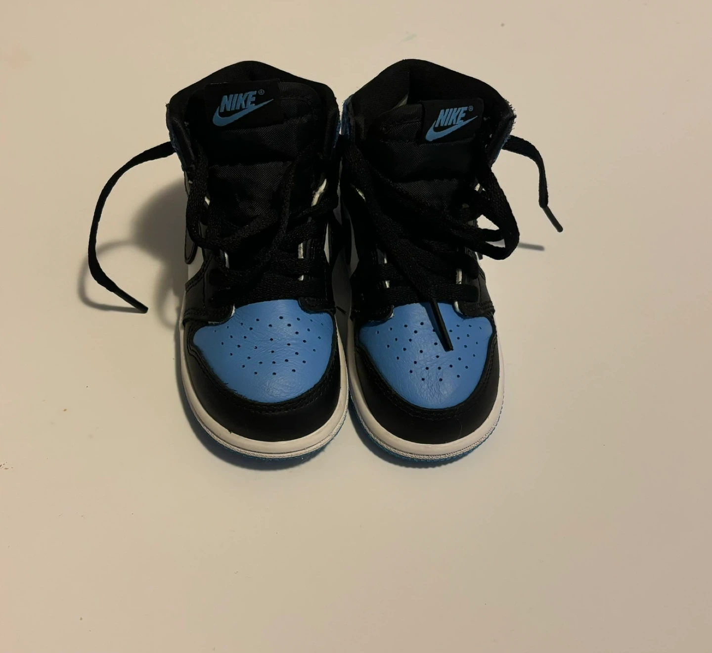 Air Jordan 1 Toddler Shoes UNC toes (Size 6)