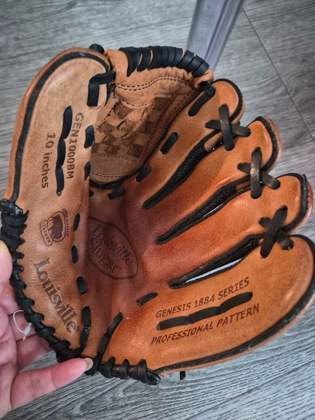 Kids size - Louisville Slugger Baseball Glove - 10 Inches - photo 2
