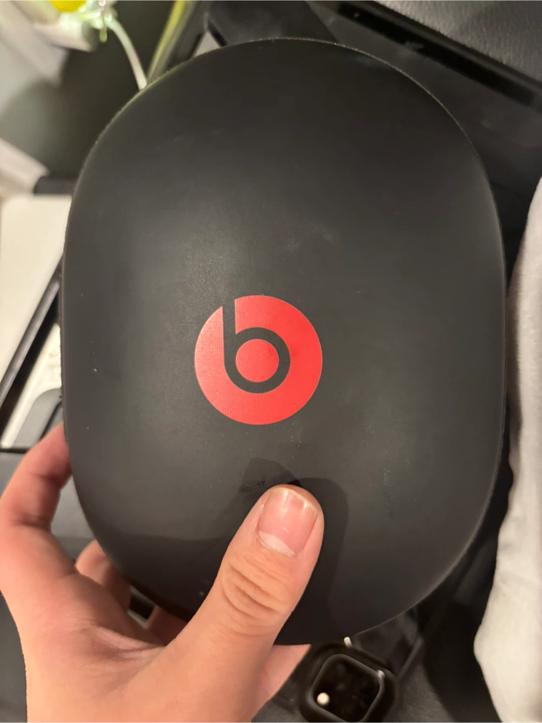 Beats Studio Wireless Over-Ear Headphones - Black/Red - photo 4
