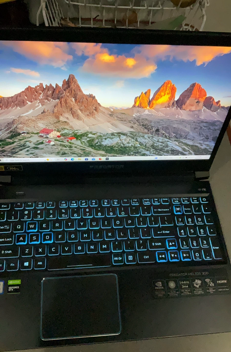 Acer Predator Helios 300 PH315-52 Gaming Laptop - photo 2