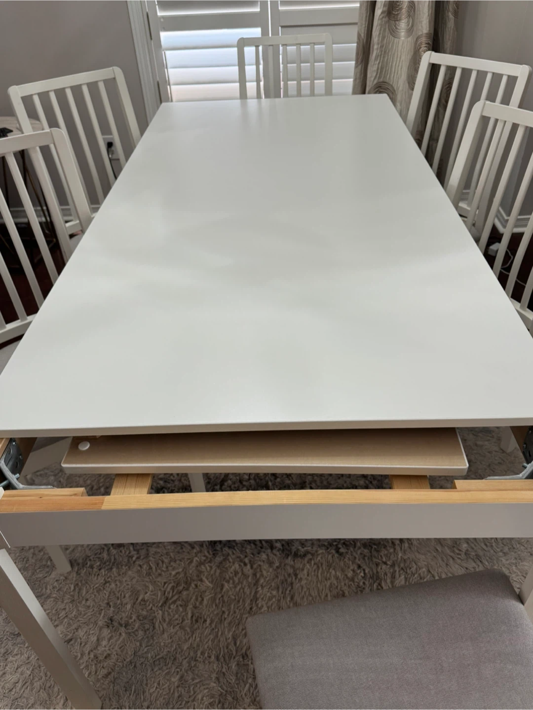 White Extendable Dining Table with 6 Chairs