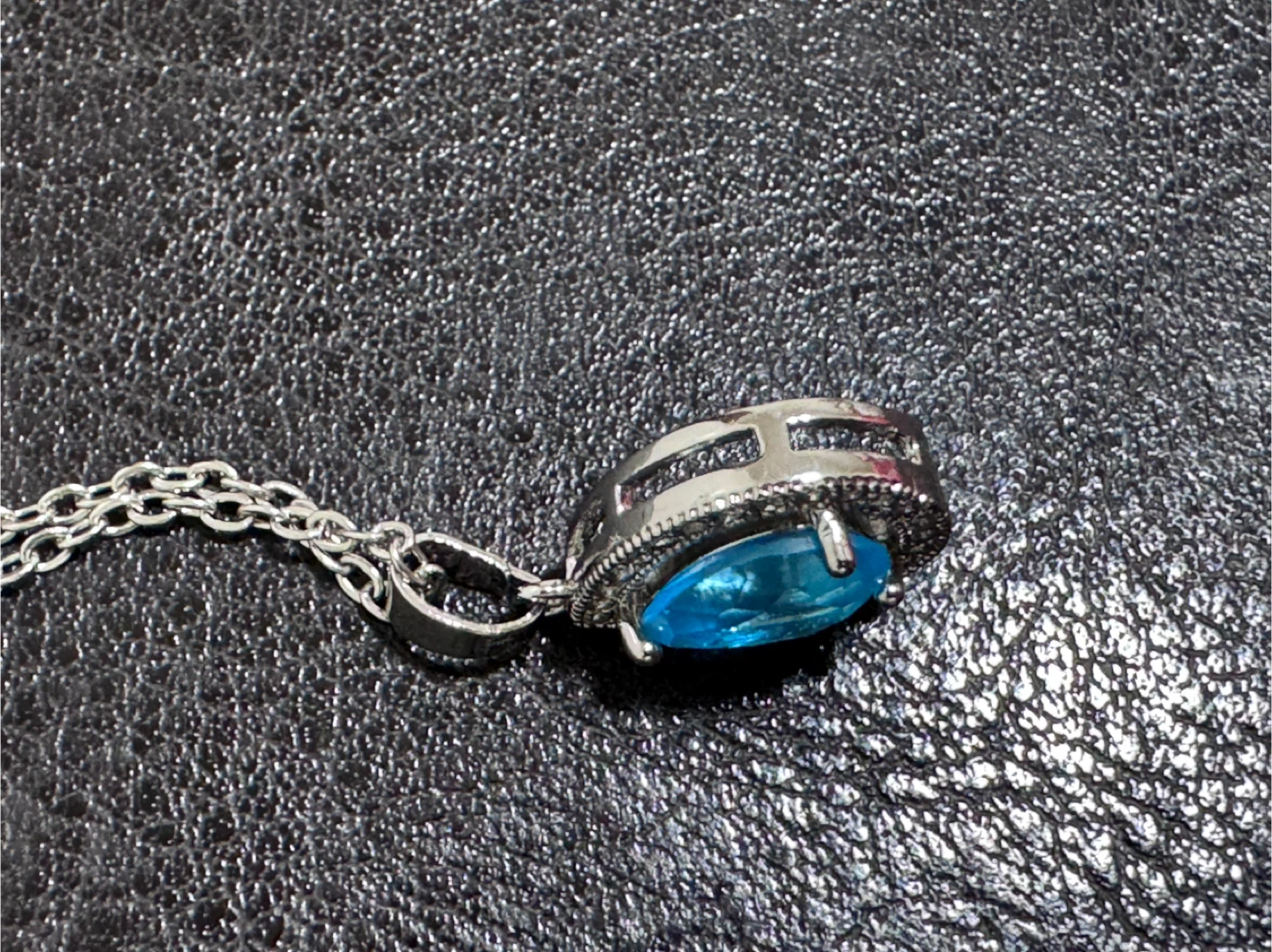 Silver-tone Pendant Necklace with Blue Gemstone - photo 5