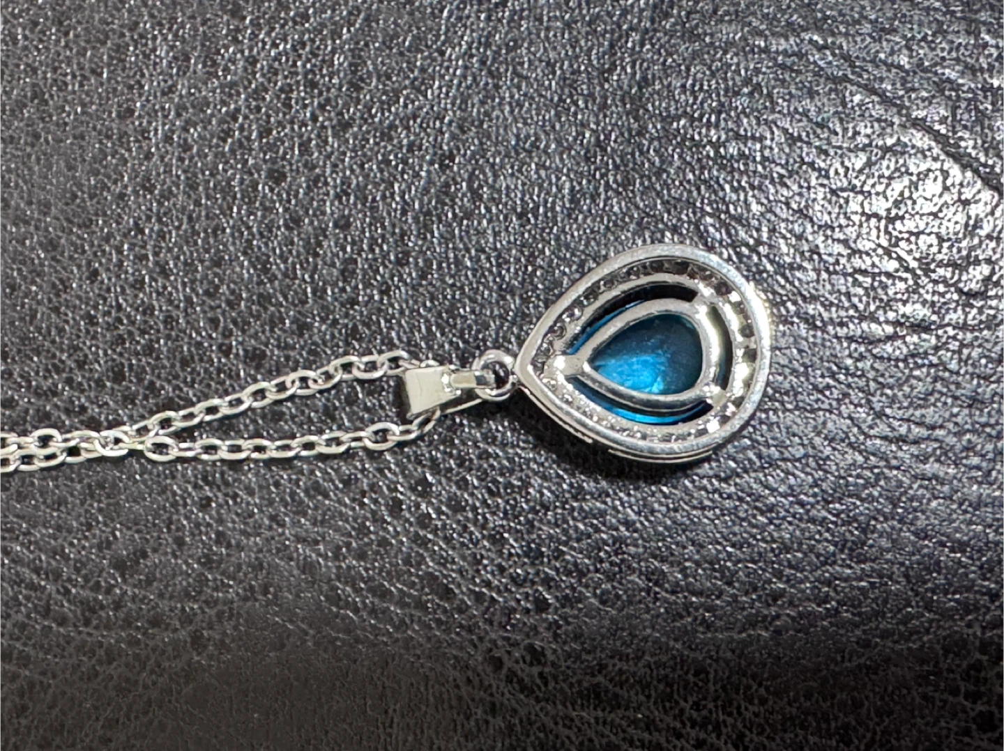 Silver-tone Pendant Necklace with Blue Gemstone - photo 4
