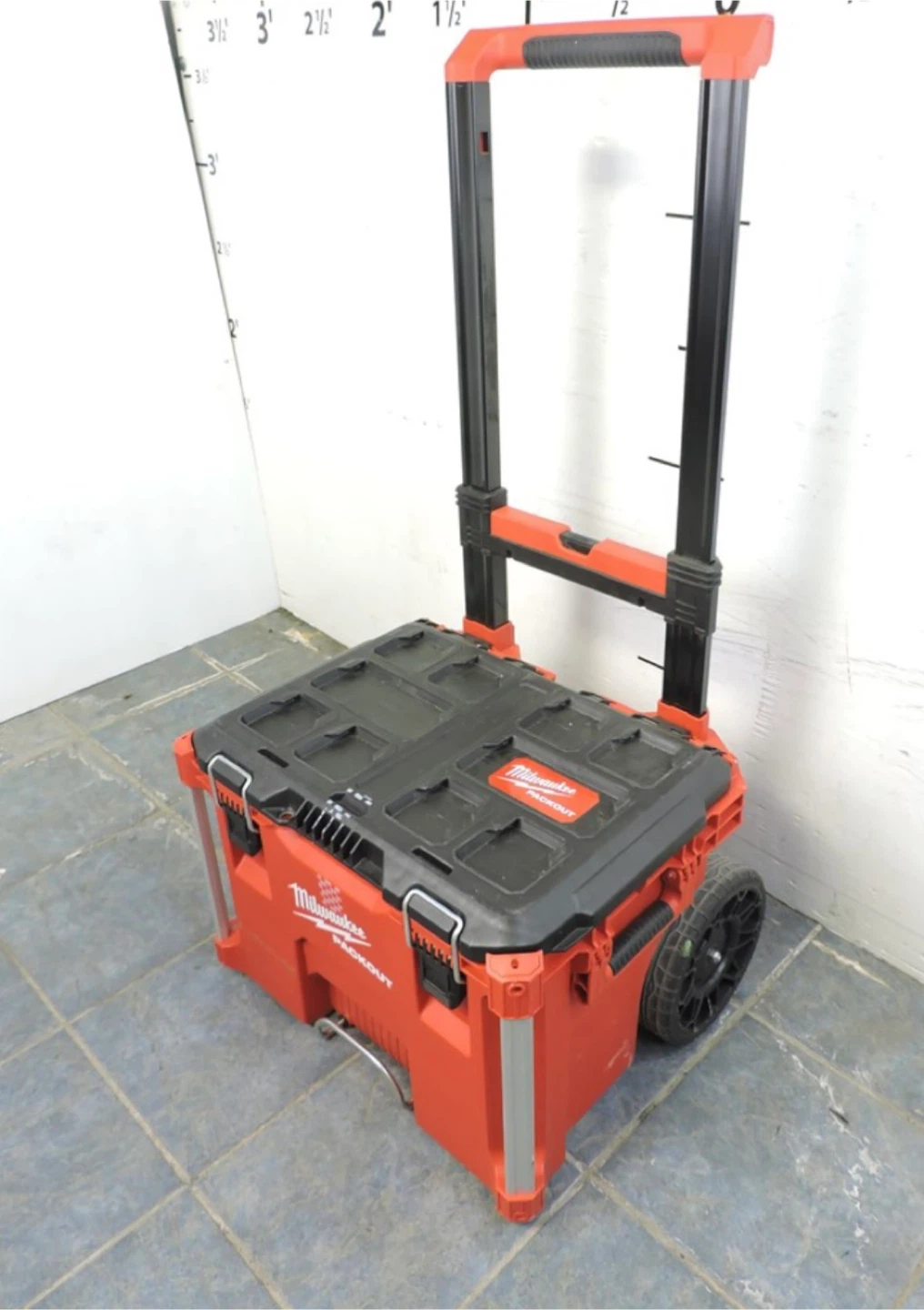 Milwaukee PACKOUT Rolling Tool Chest Storage Box