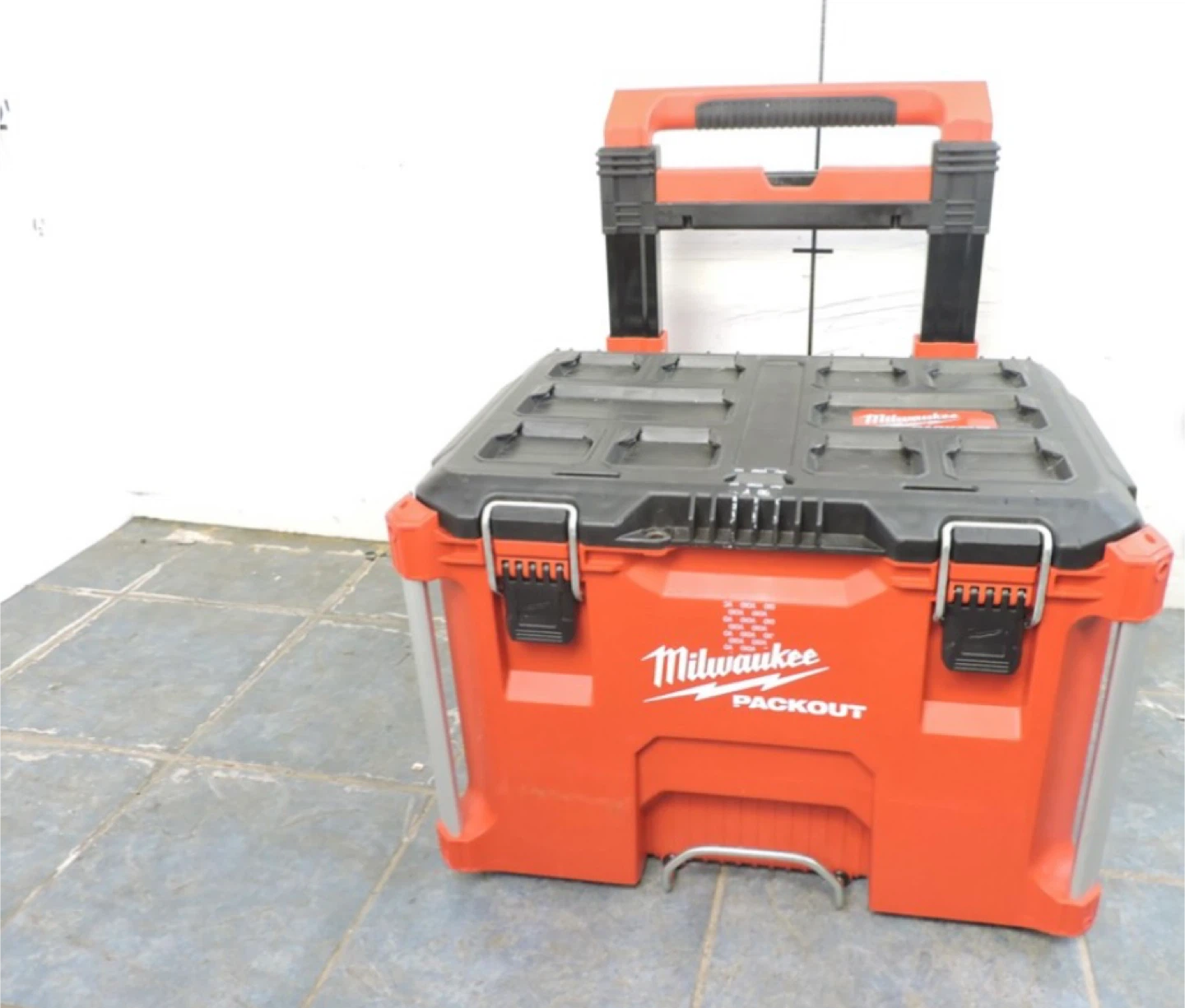Milwaukee PACKOUT Rolling Tool Chest Storage Box - photo 5