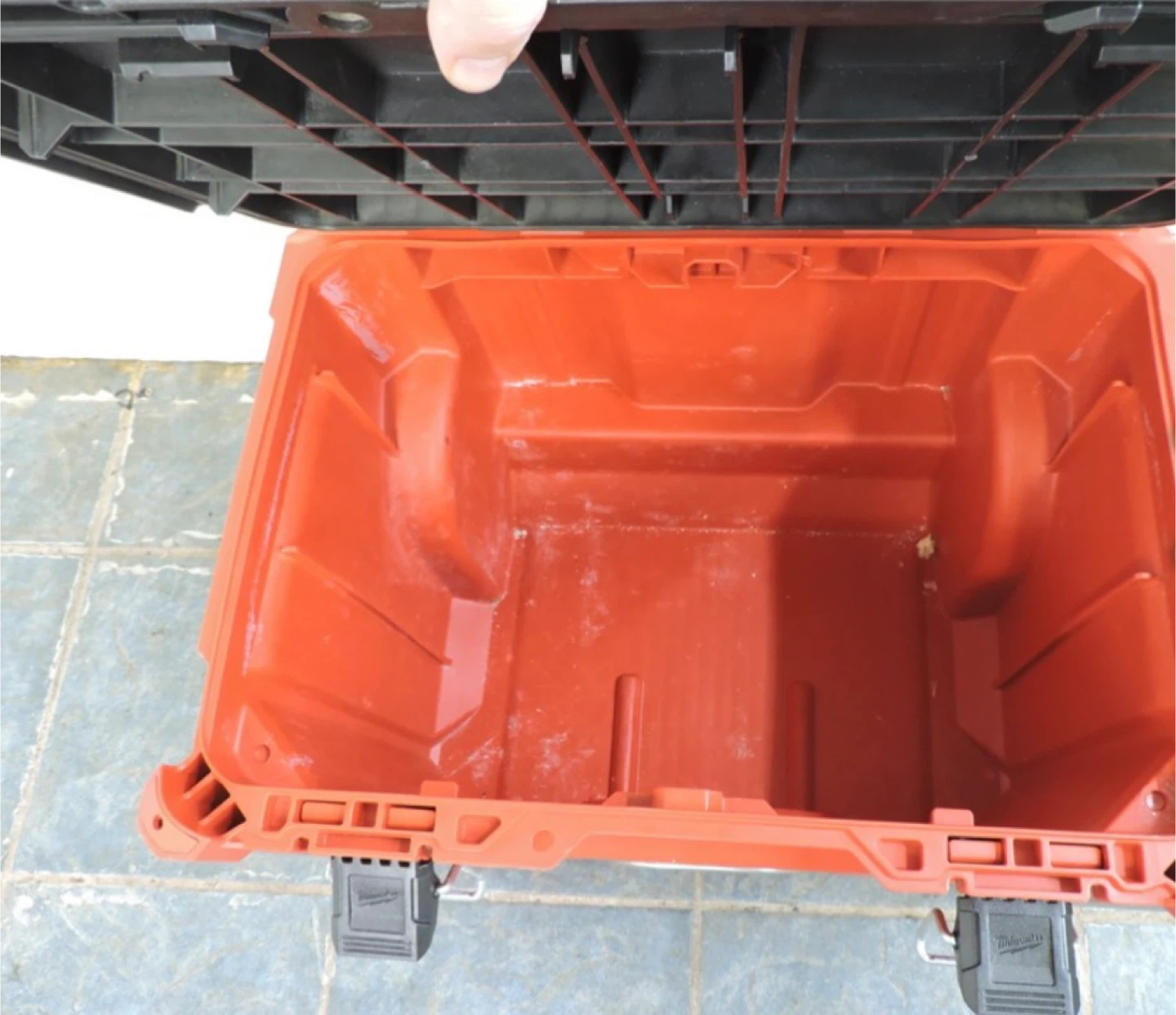 Milwaukee PACKOUT Rolling Tool Chest Storage Box - photo 4