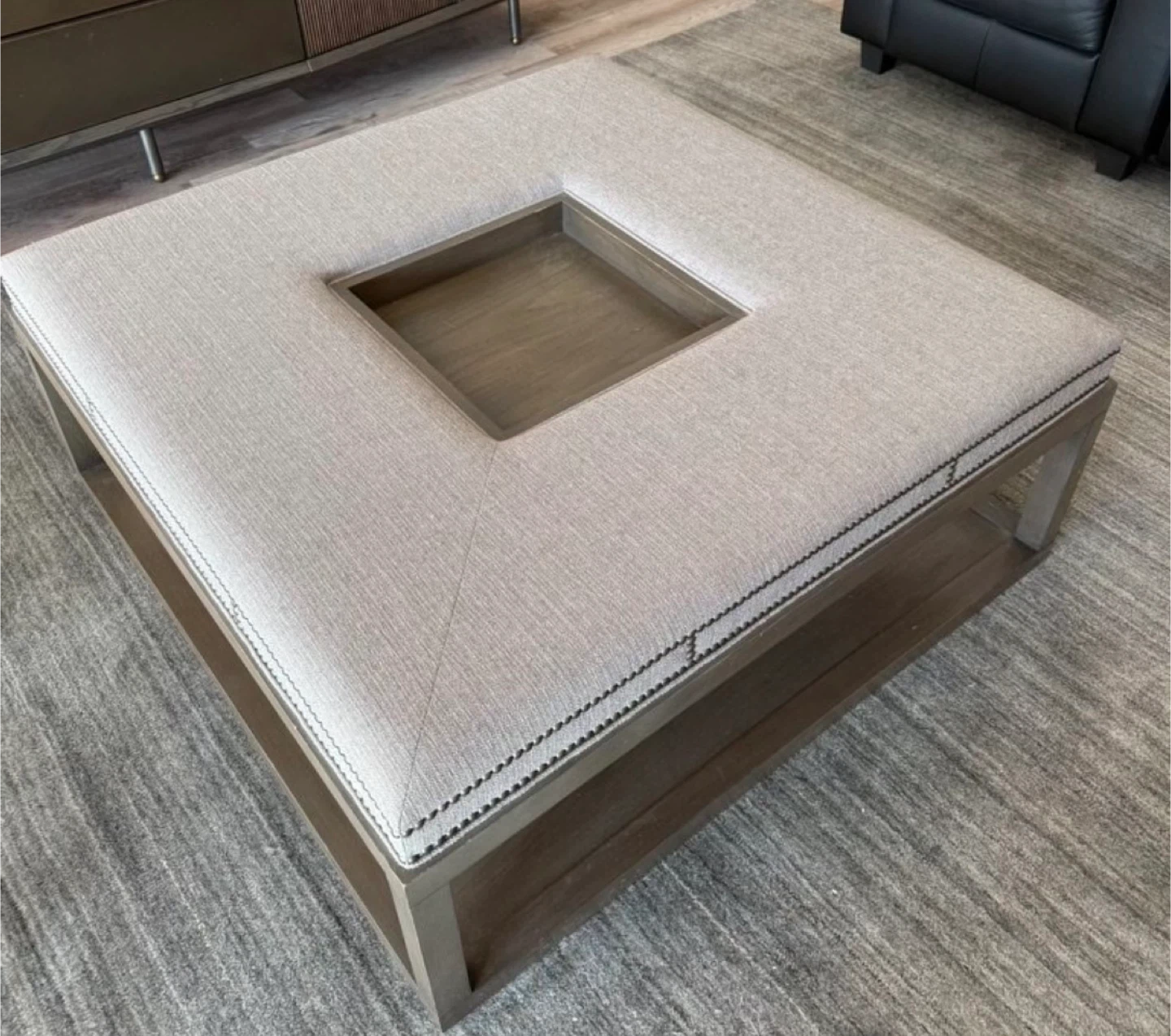 Vanguard Furniture Michael Weiss Coffee Table Ottoman - photo 2