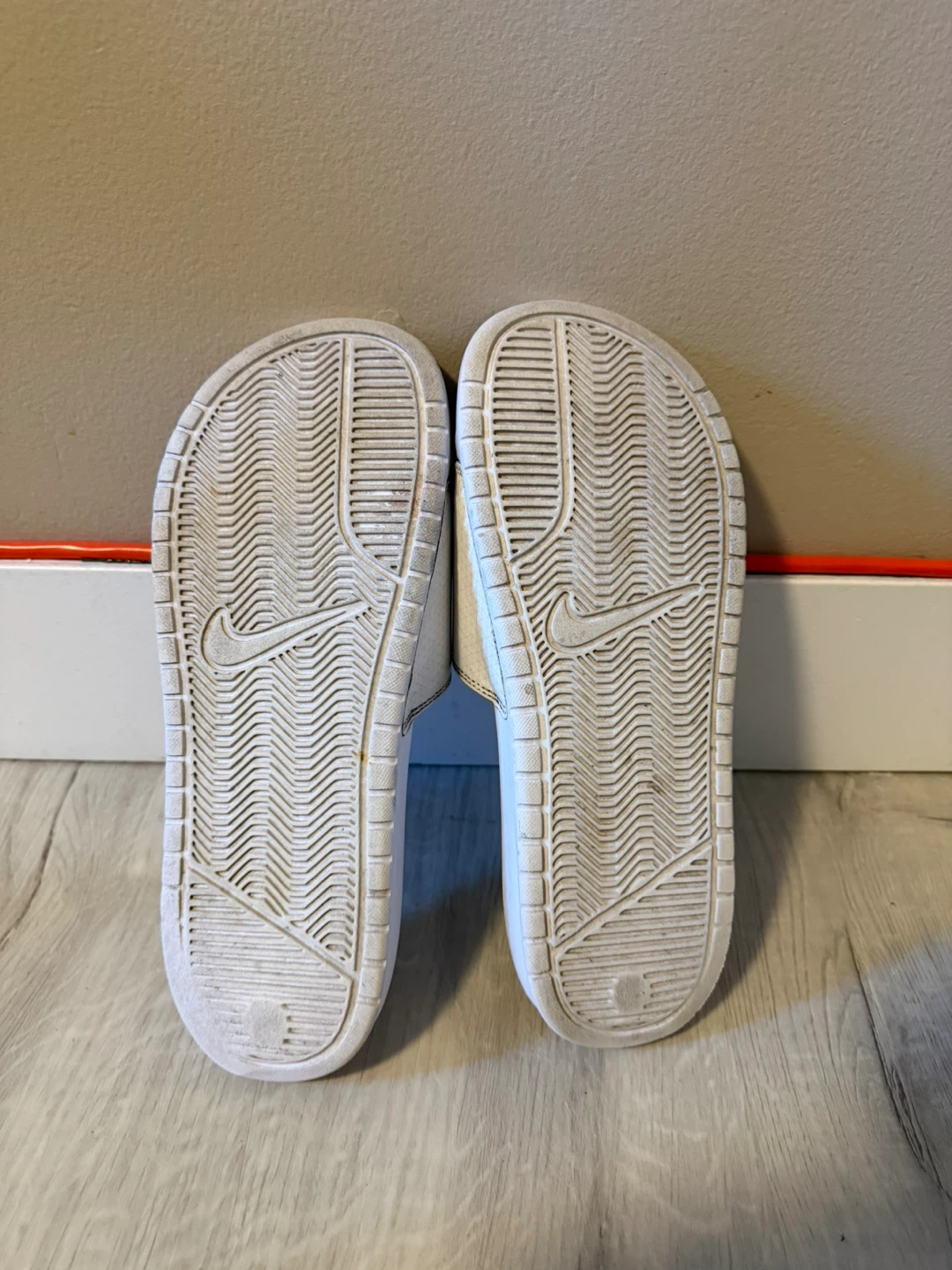 Nike slide Mens US8 - photo 2
