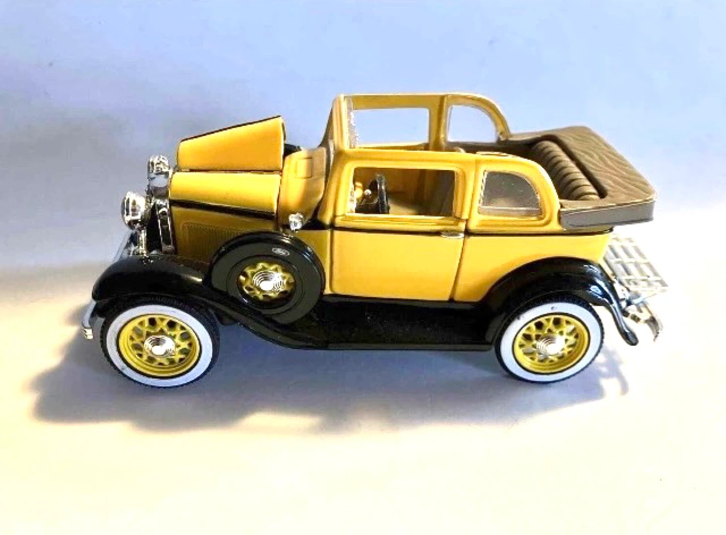 1932 Ford Model 18