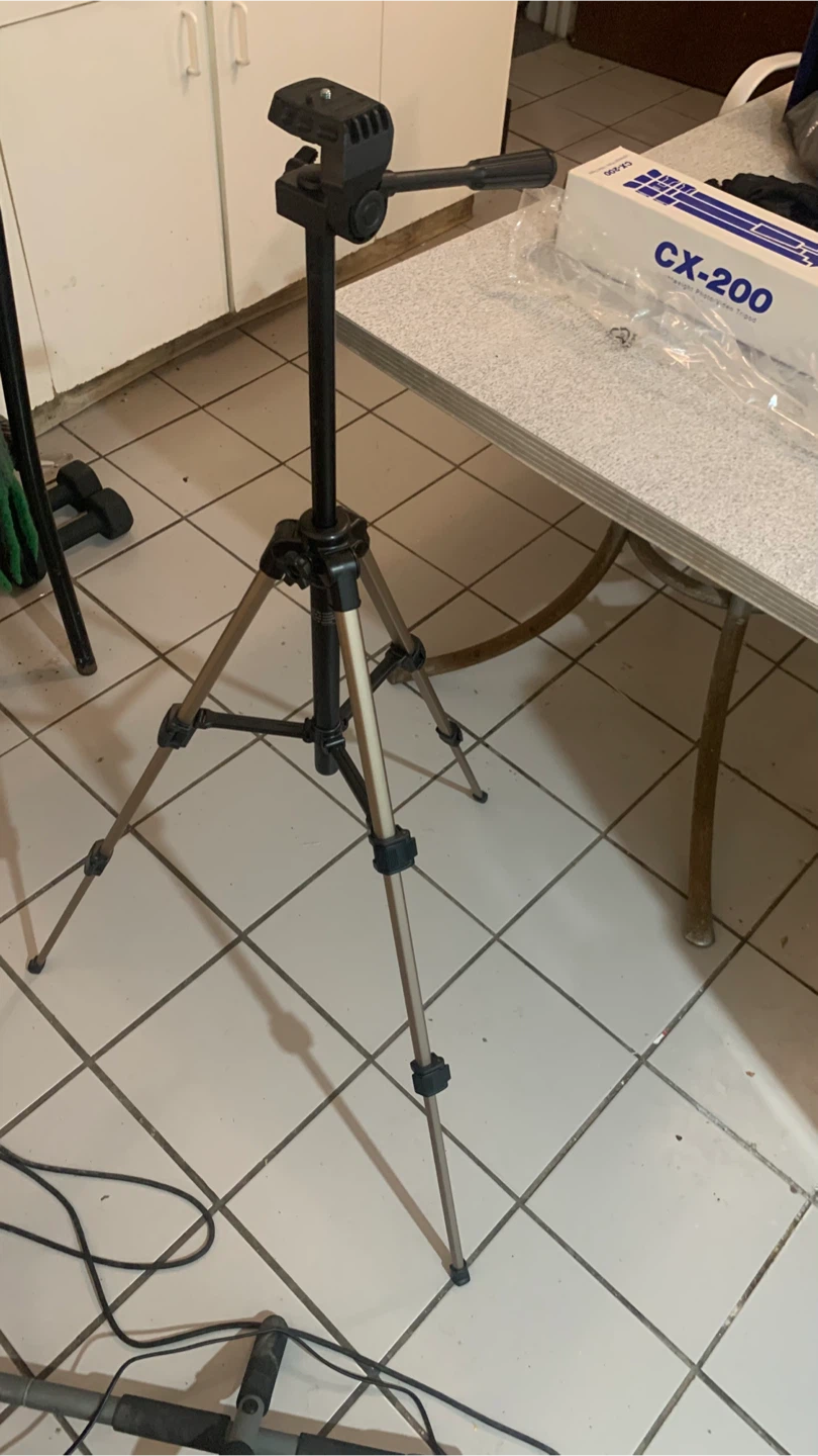 Velbon CX-200 Lightweight Photo/Video Tripod - photo 2