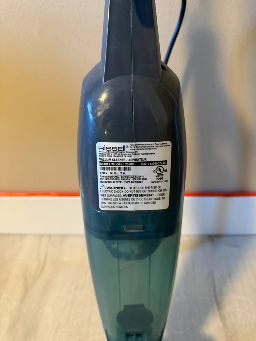 Bissell bagless stick vacuum - photo 2