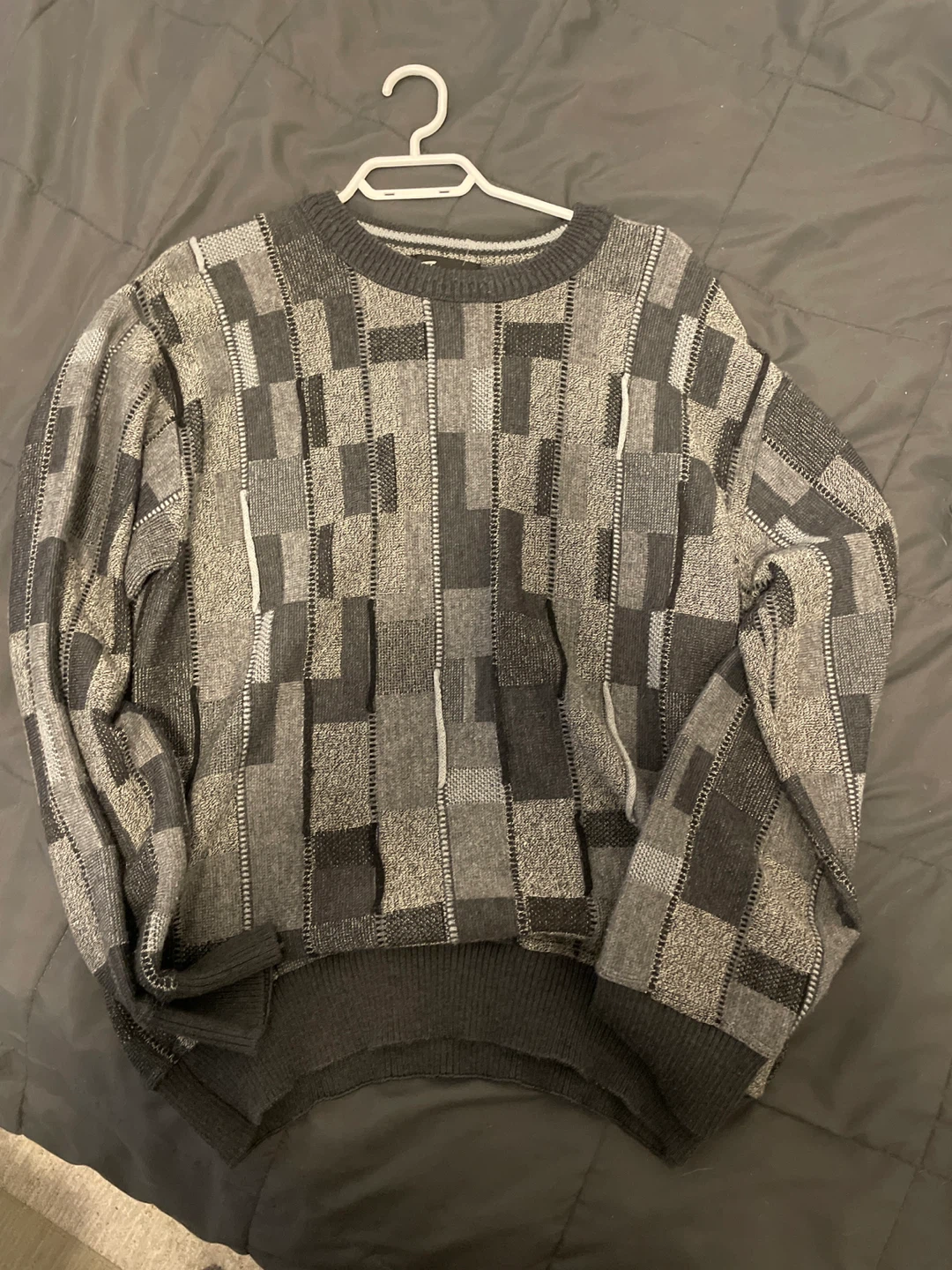 Tosani Canada Men's Knit Sweater Size M
