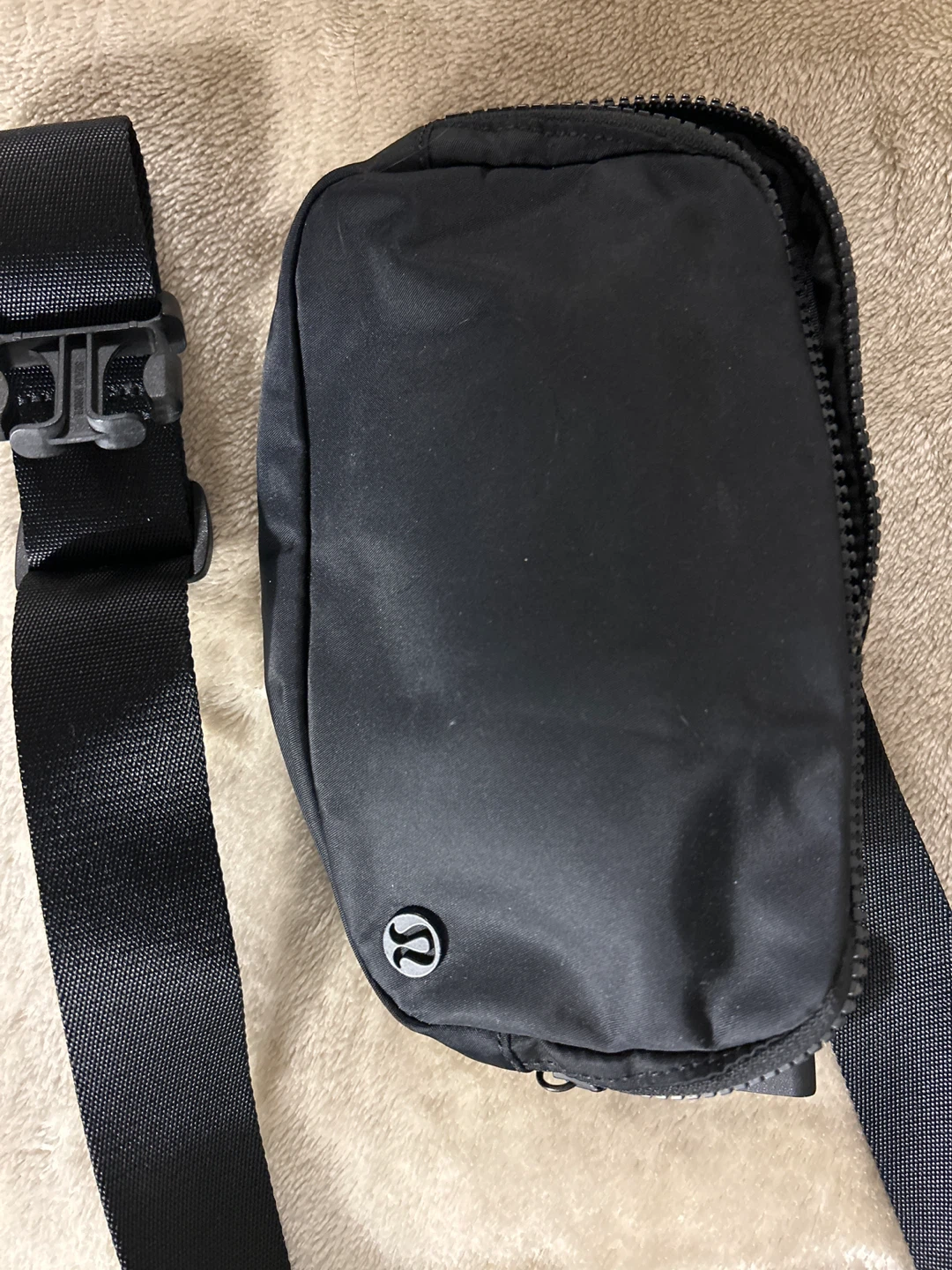 Lululemon Everywhere Belt Bag Black OS