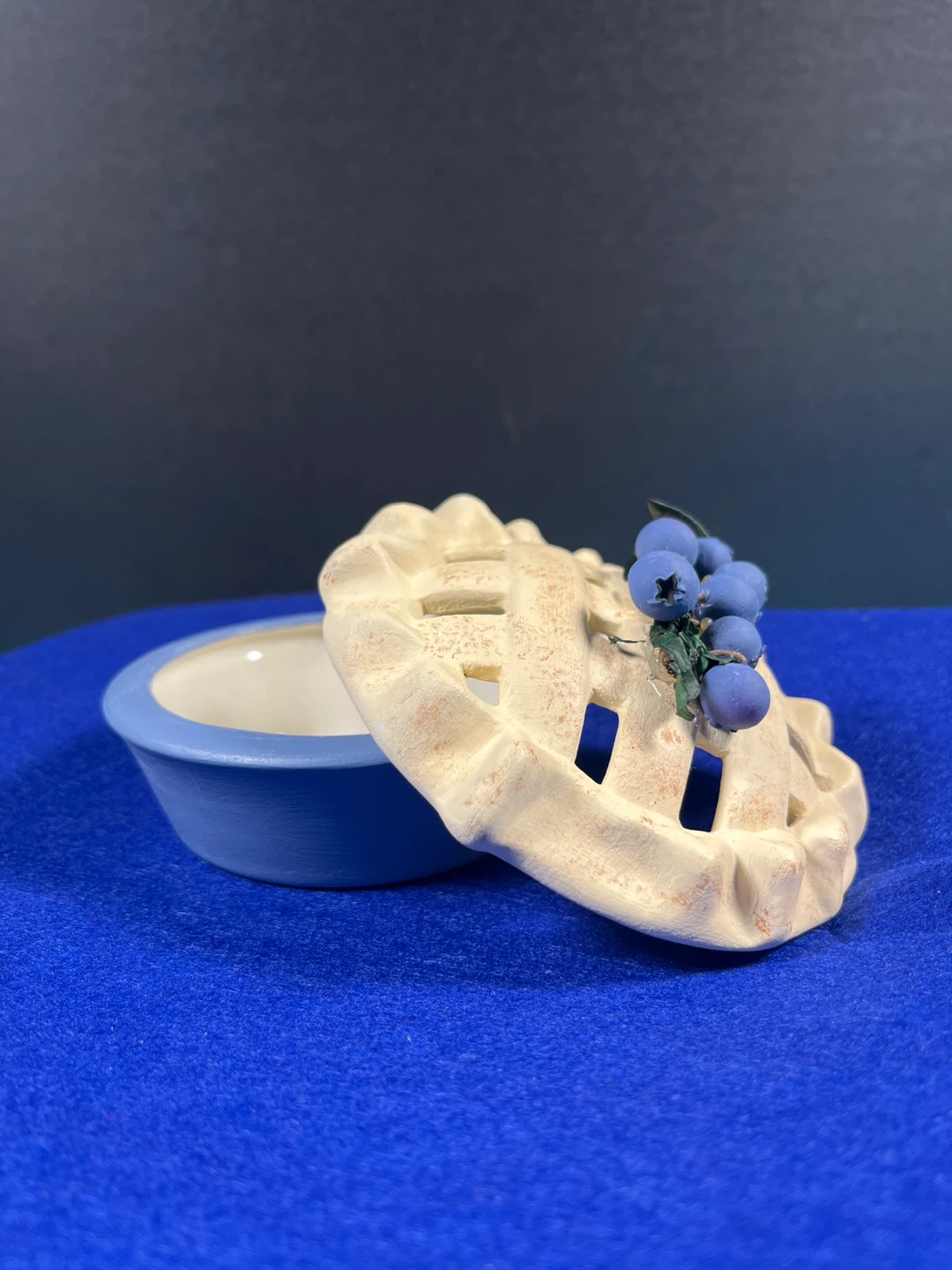 Joyce Nix Ceramic Pie Dish with Blueberries - photo 3