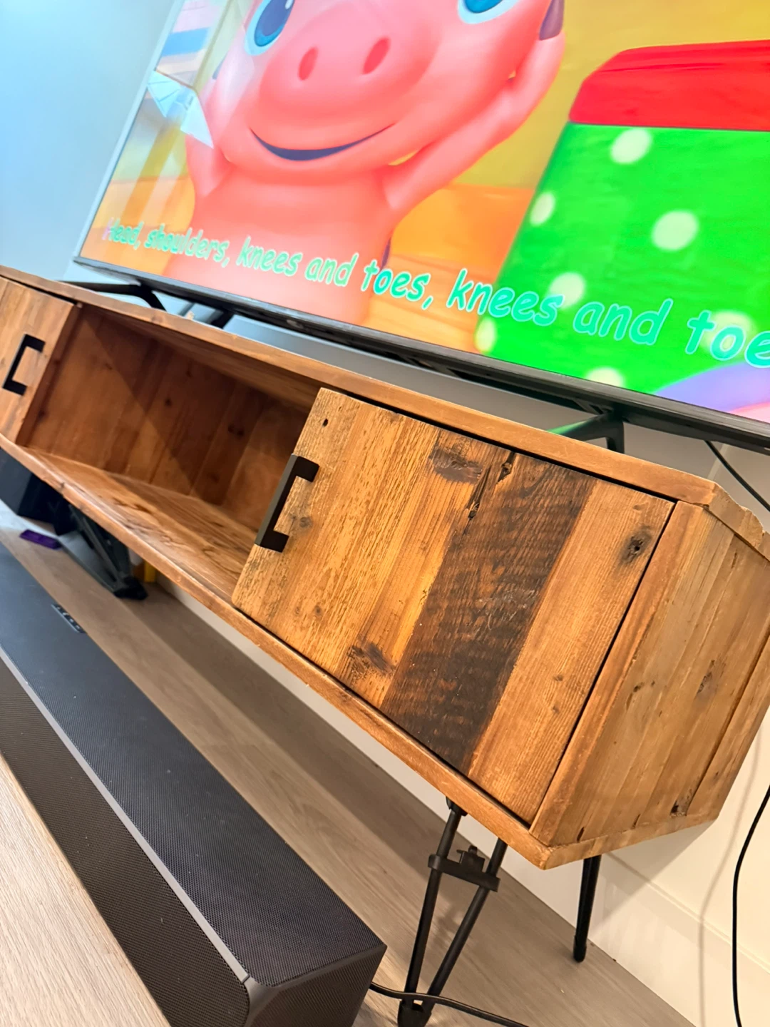 TV Stand - photo 3