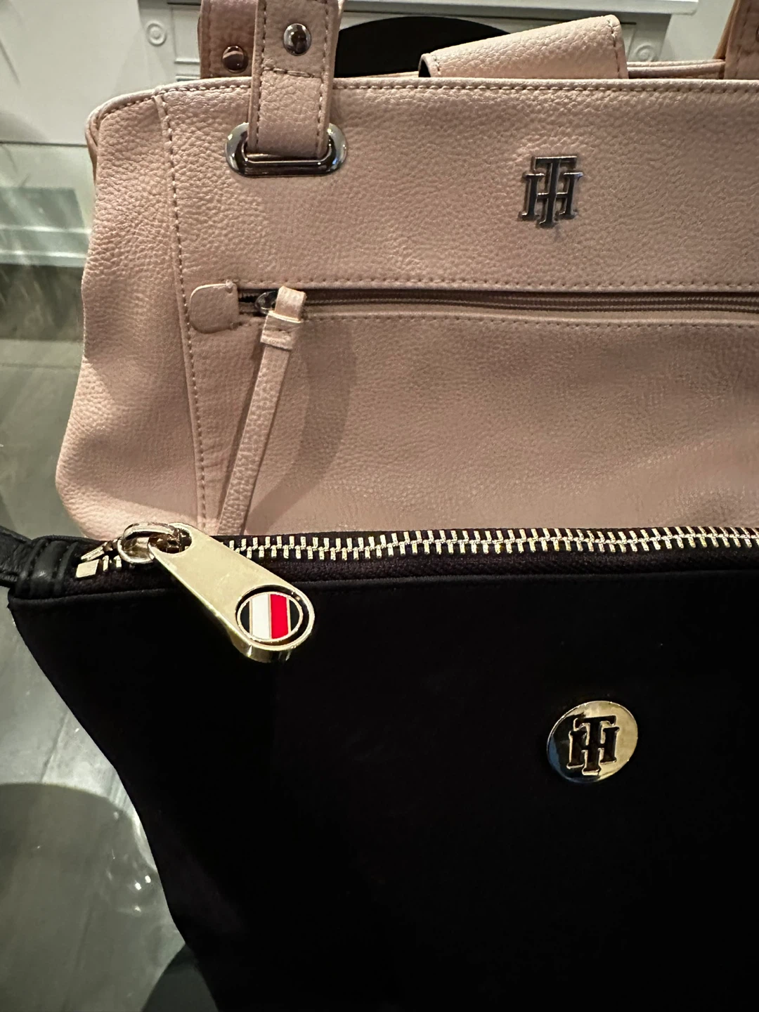 Tommy Hilfiger Pink Tote Bag and cosmetic bag - photo 5