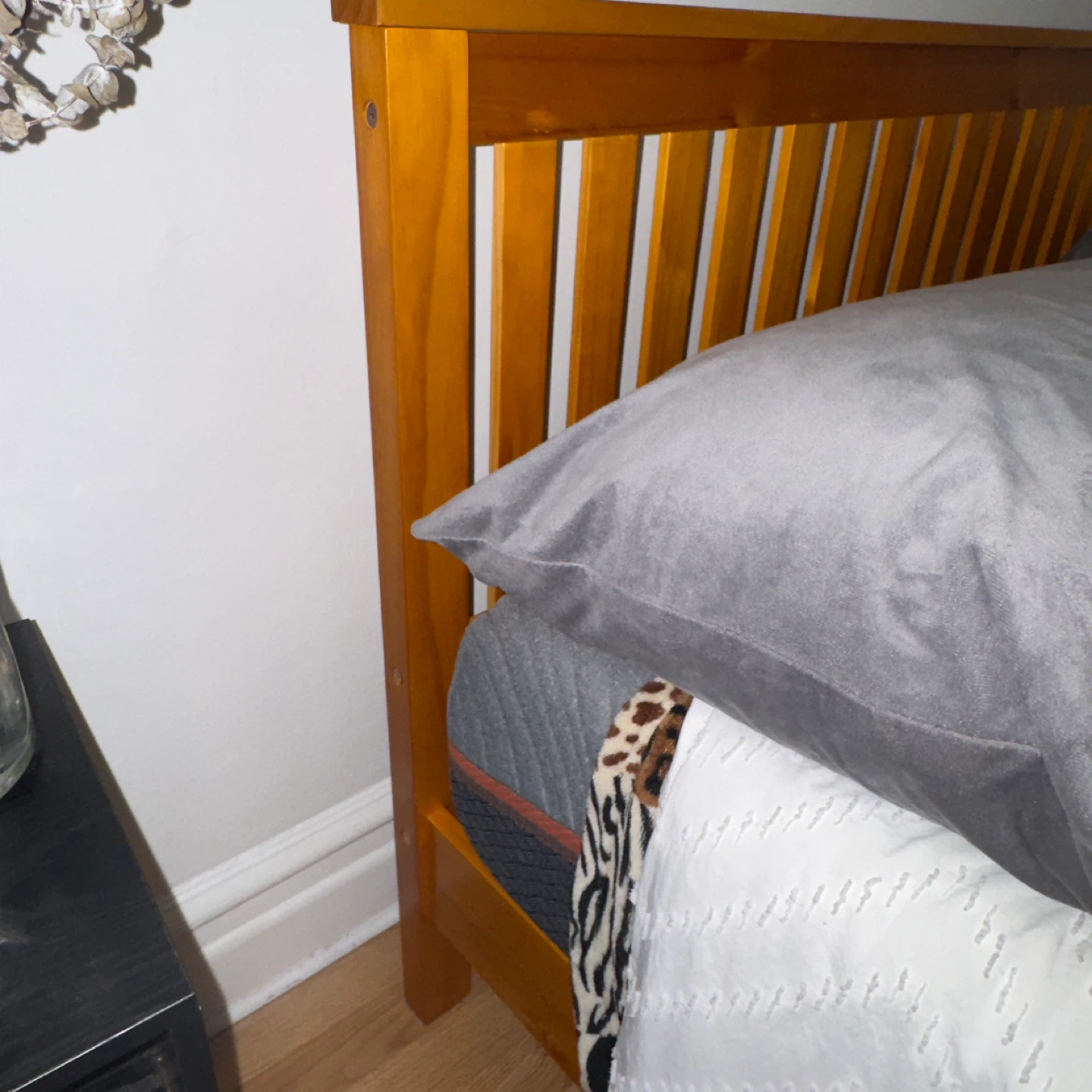 Wooden Slat Headboard Bed Frame - photo 2