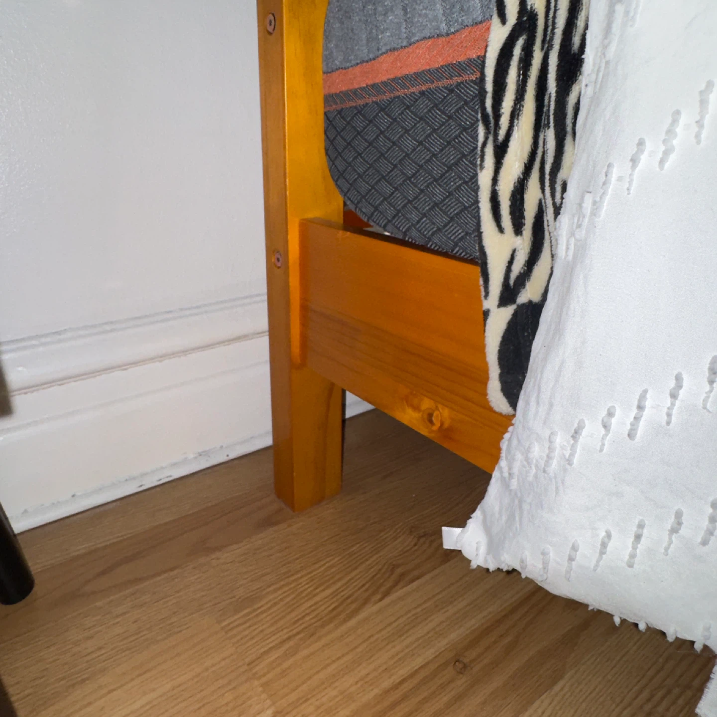 Wooden Slat Headboard Bed Frame - photo 3