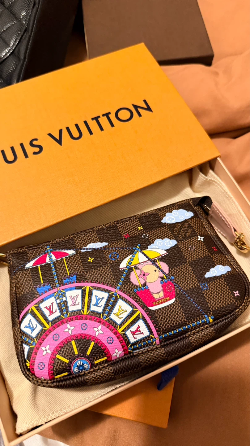 Louis Vuitton mini pochette Limited Edition