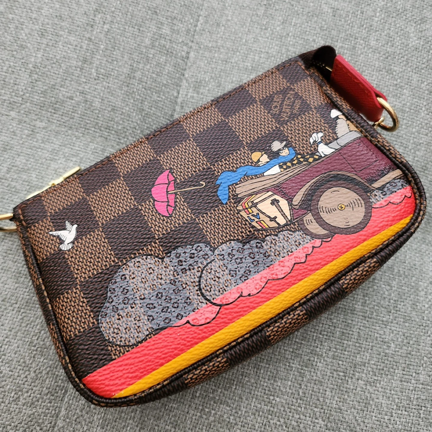 Louis Vuitton "The New Yorker" mini Pochette - photo 2