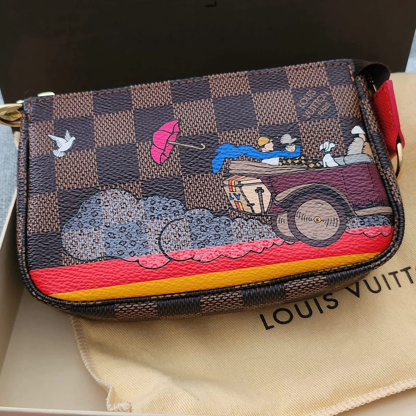Louis Vuitton "The New Yorker" mini Pochette