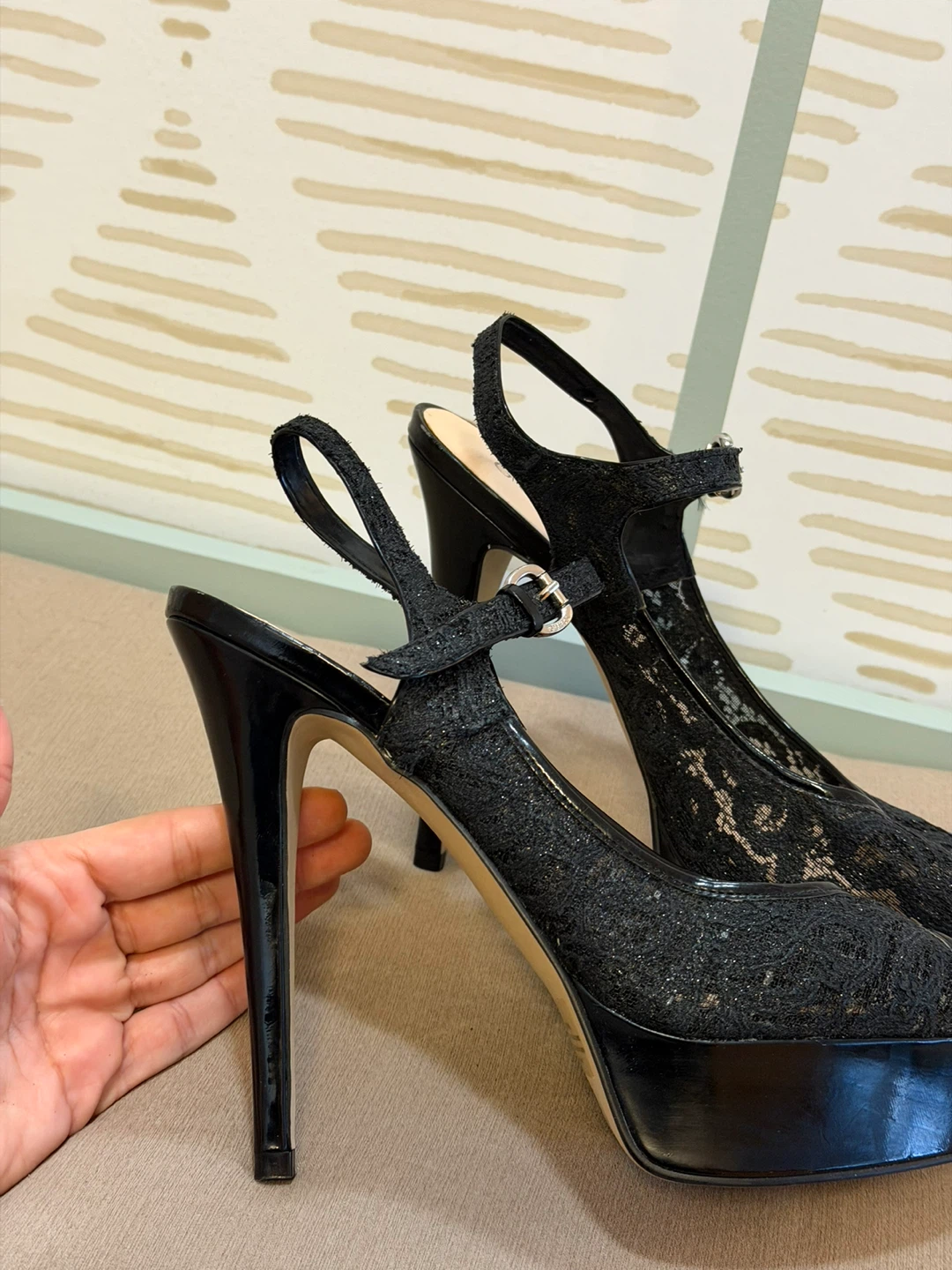 Guess Black Lace Platform Heels Size 8.5M - photo 2