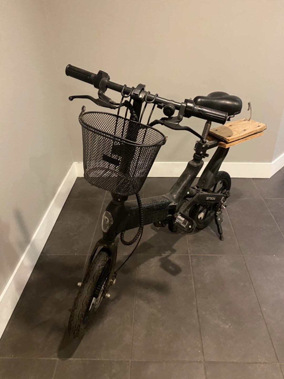 Jetson Electric Scooter with Basket and Wooden Platform - photo 3