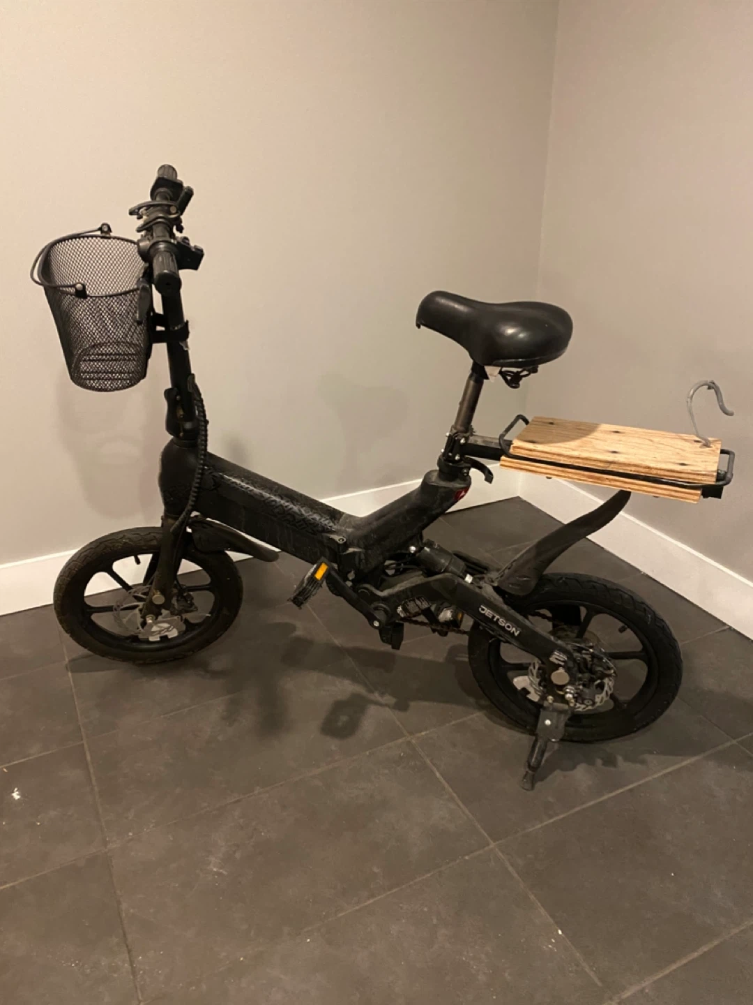 Jetson Electric Scooter with Basket and Wooden Platform