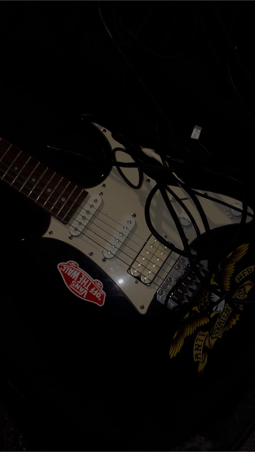 Guitars and Amplifiers - photo 2