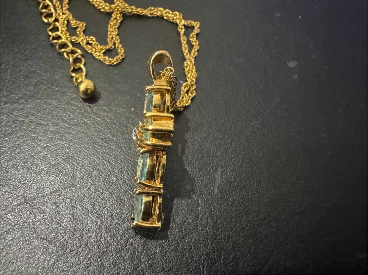 Vintage Avon Cross Pendant Necklace Blue Stone Crystal - photo 4