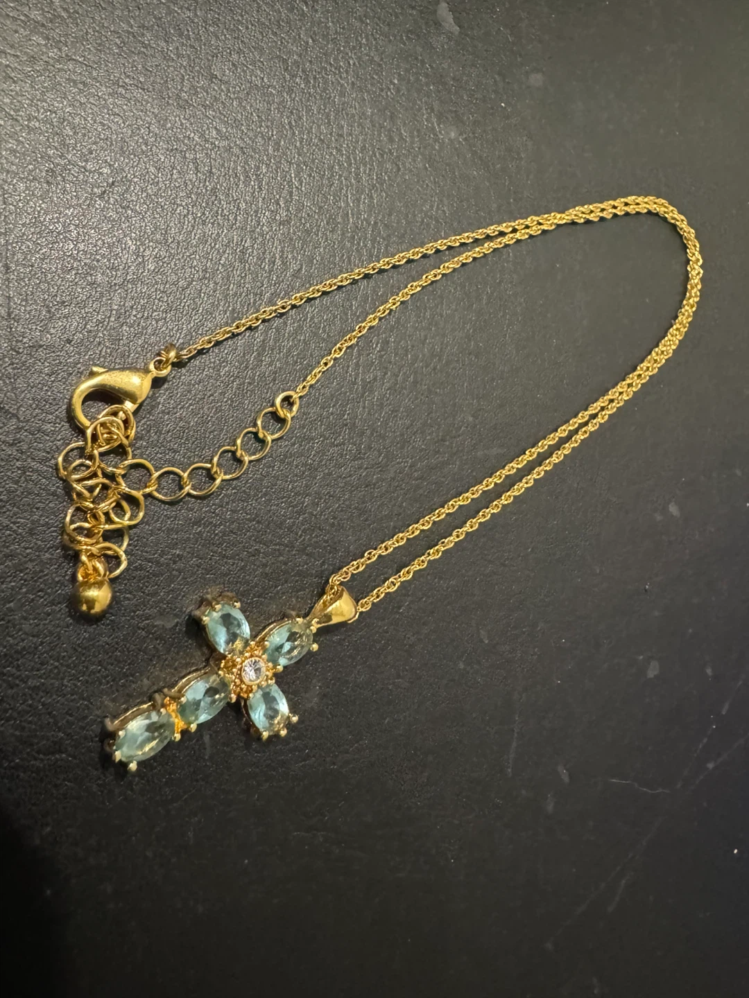Vintage Avon Cross Pendant Necklace Blue Stone Crystal - photo 3