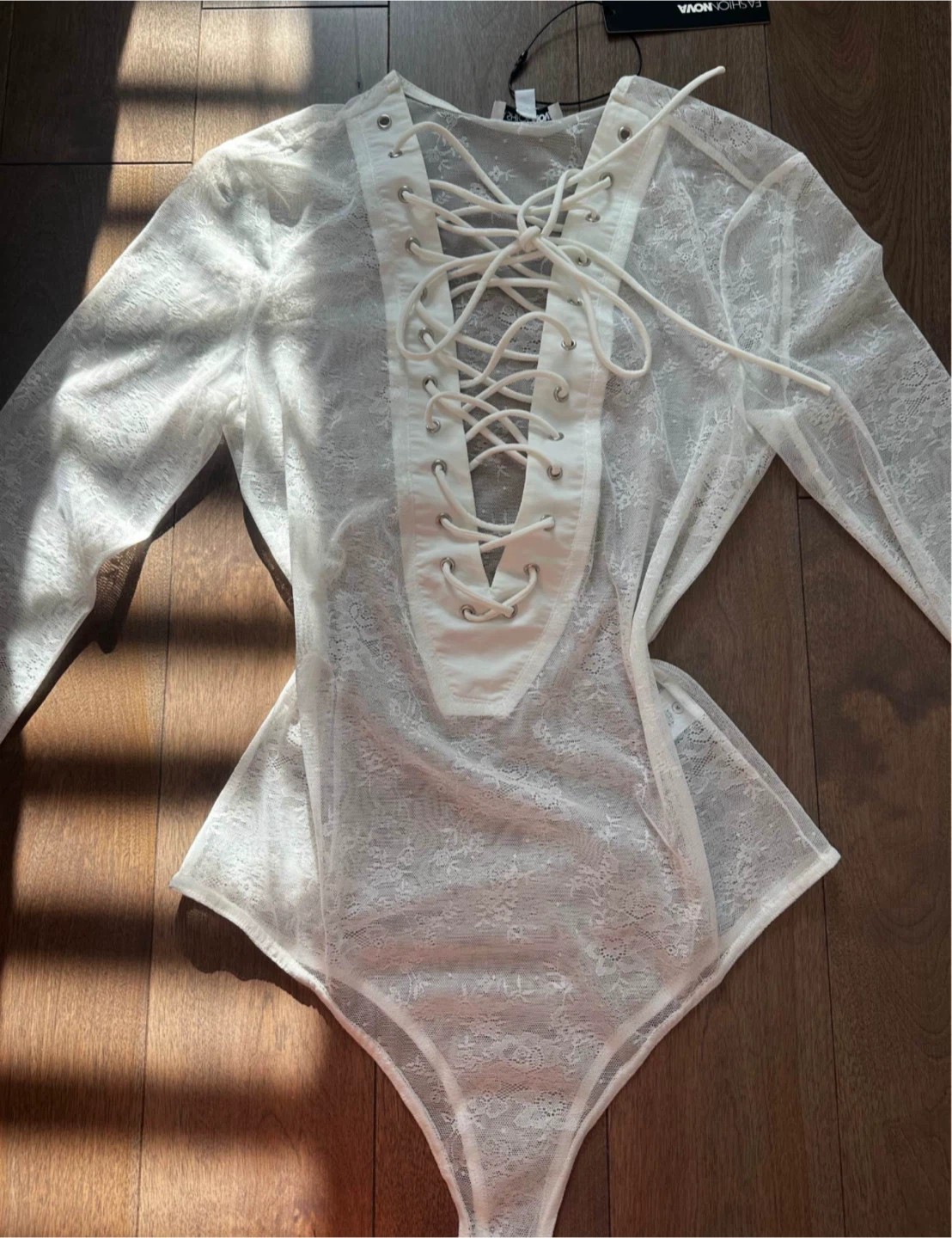 NEW Fashion Nova White Lace Bodysuit Size M