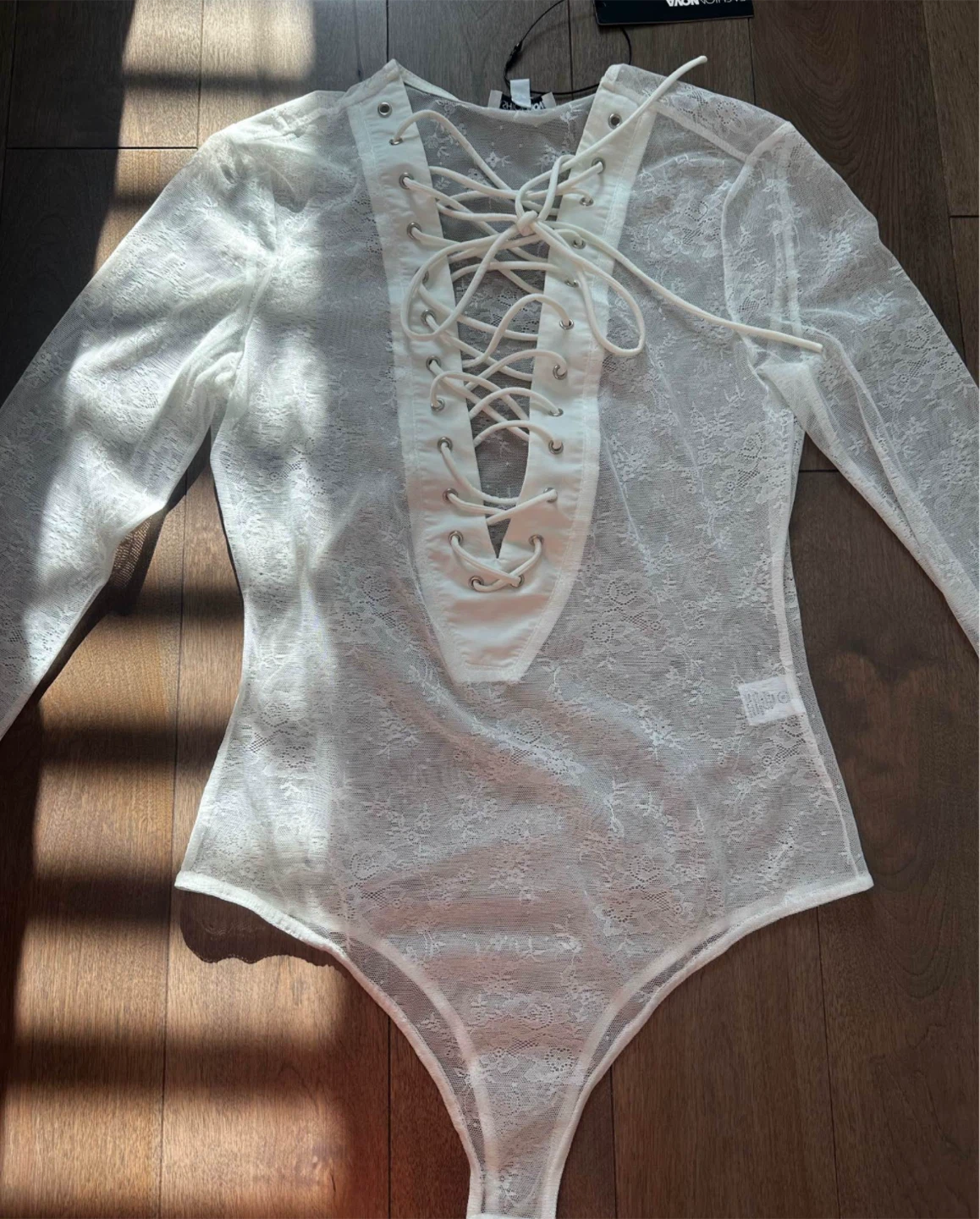 NEW Fashion Nova White Lace Bodysuit Size M - photo 3