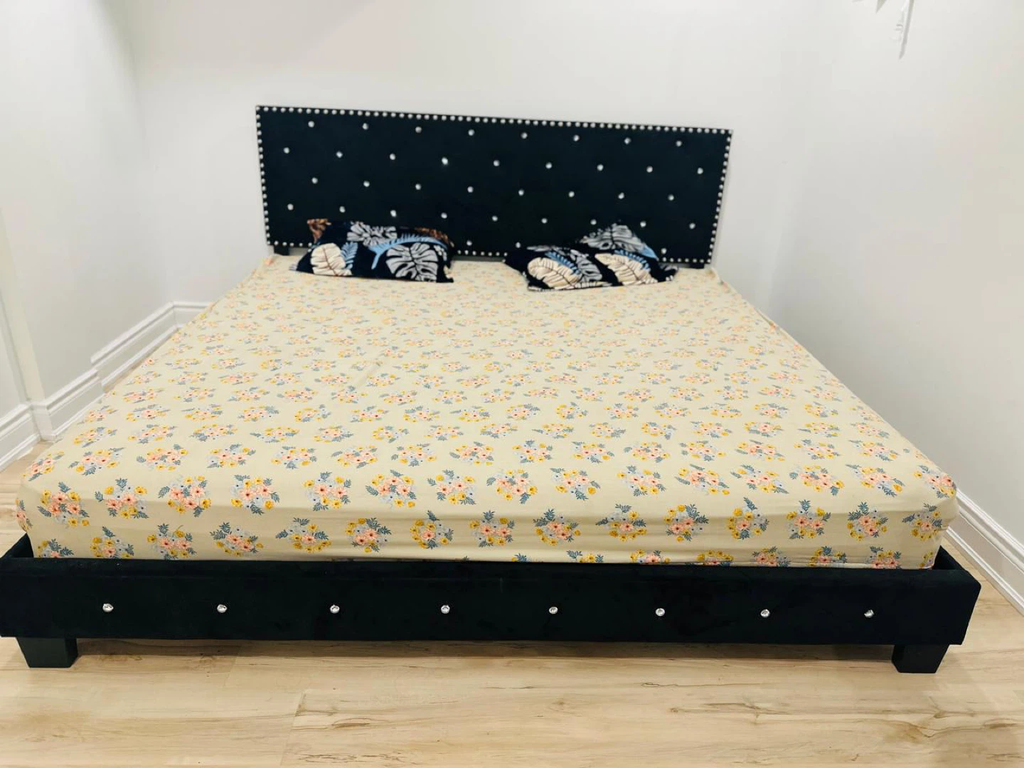 King Size Bed and Mattress - photo 2